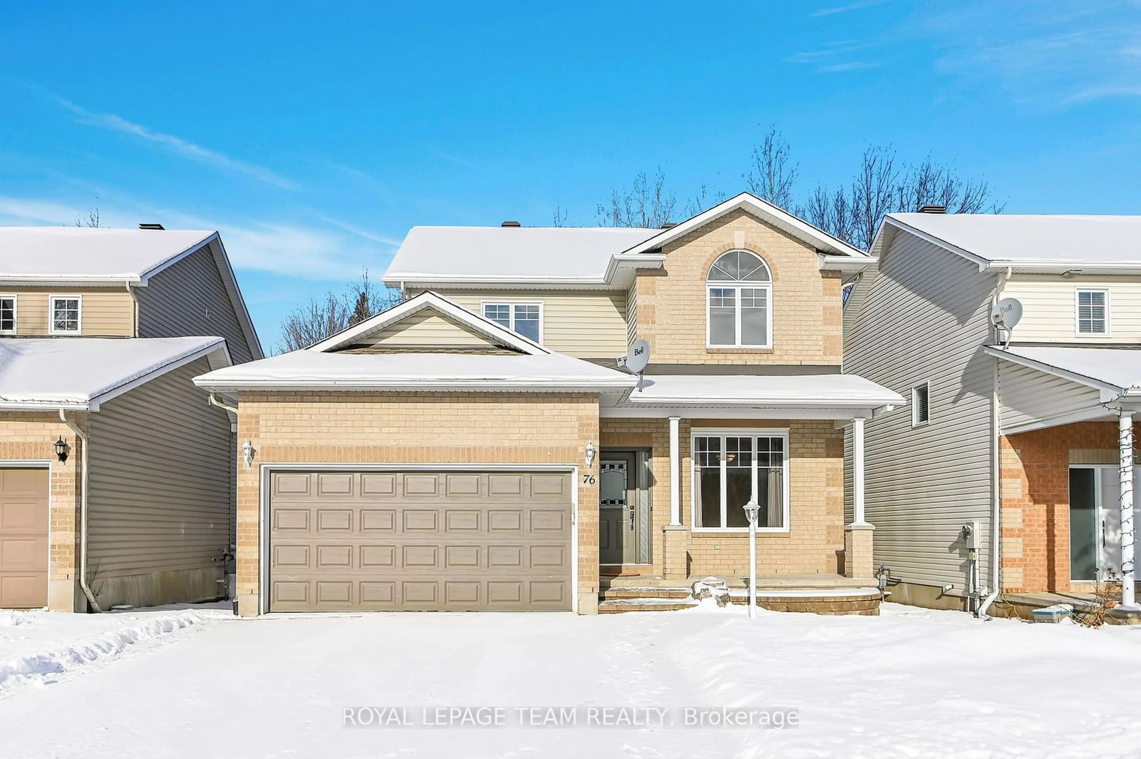 Home with vinyl exterior material, street for 76 Sirocco Cres, Stittsville - Munster - Richmond Ontario K2S 2C9