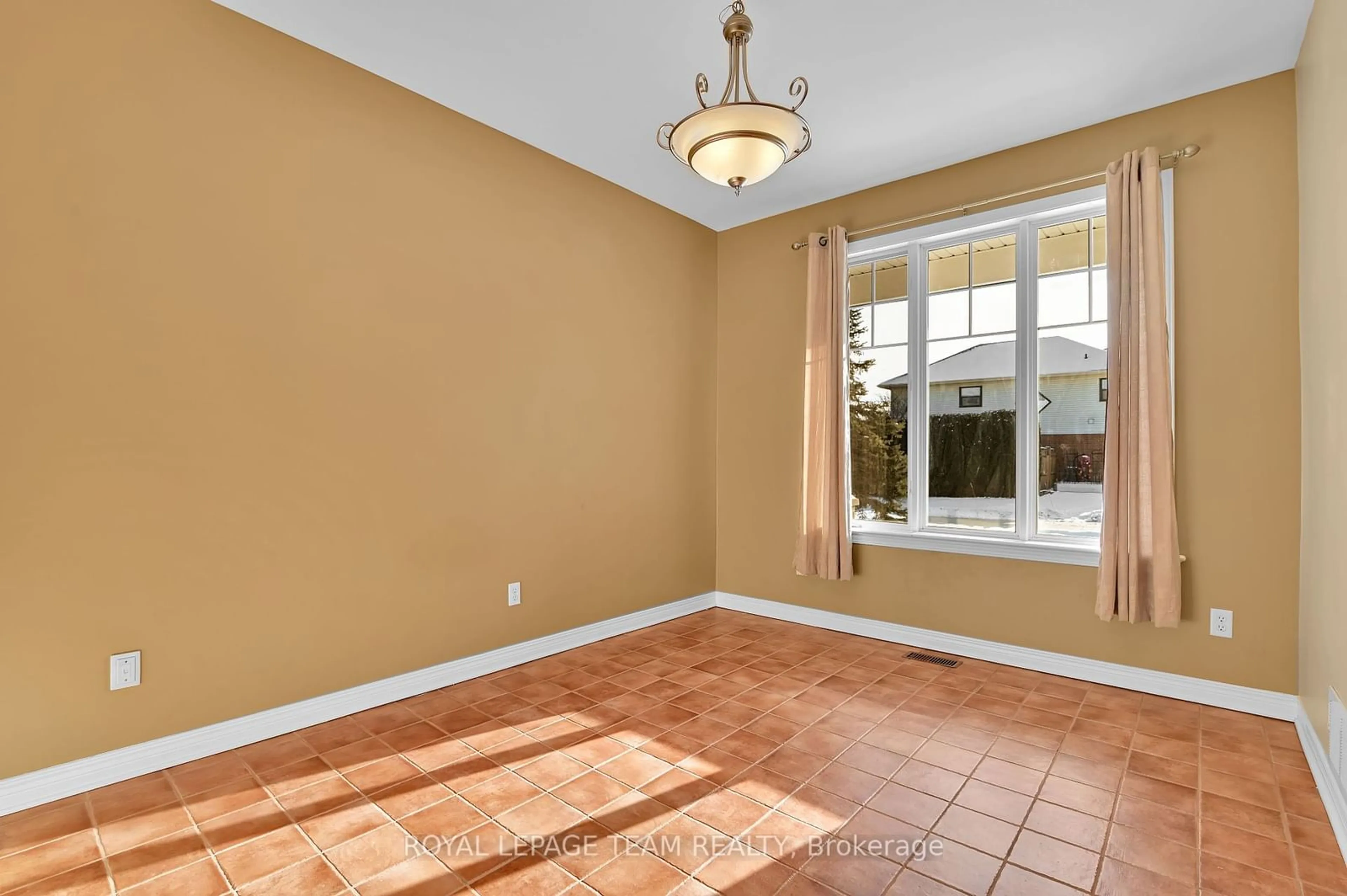 A pic of a room for 76 Sirocco Cres, Stittsville - Munster - Richmond Ontario K2S 2C9