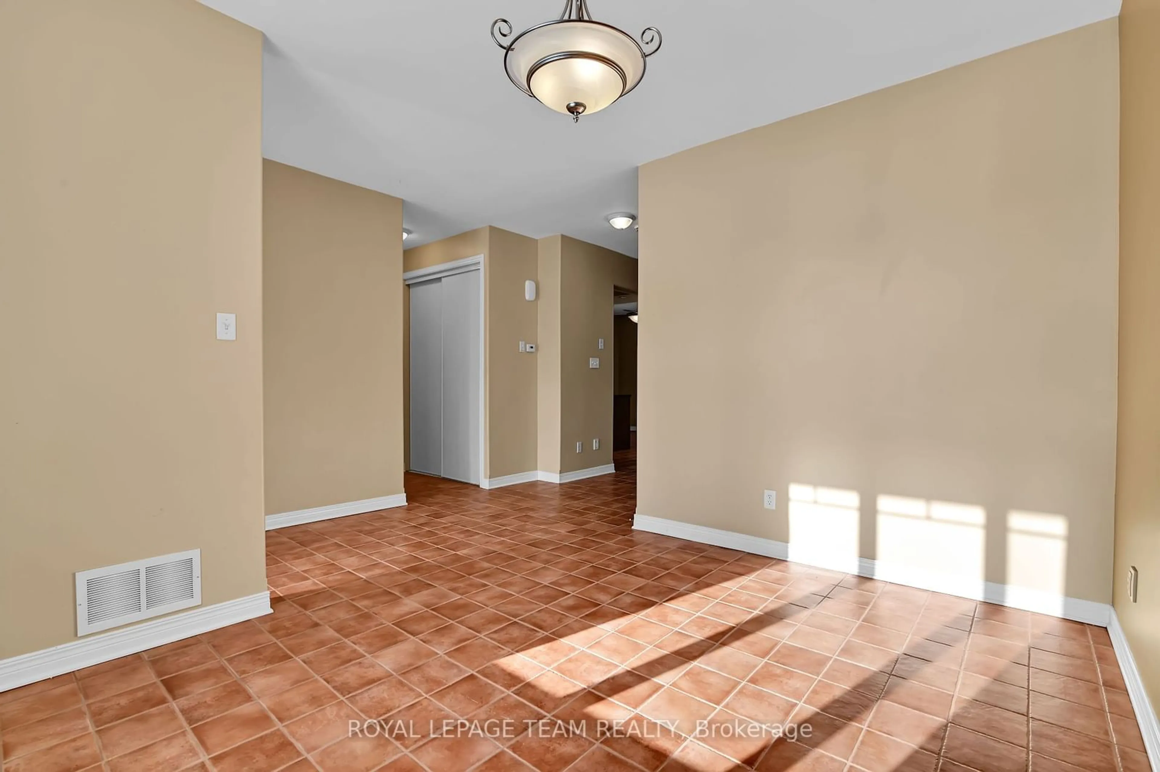 Unknown for 76 Sirocco Cres, Stittsville - Munster - Richmond Ontario K2S 2C9