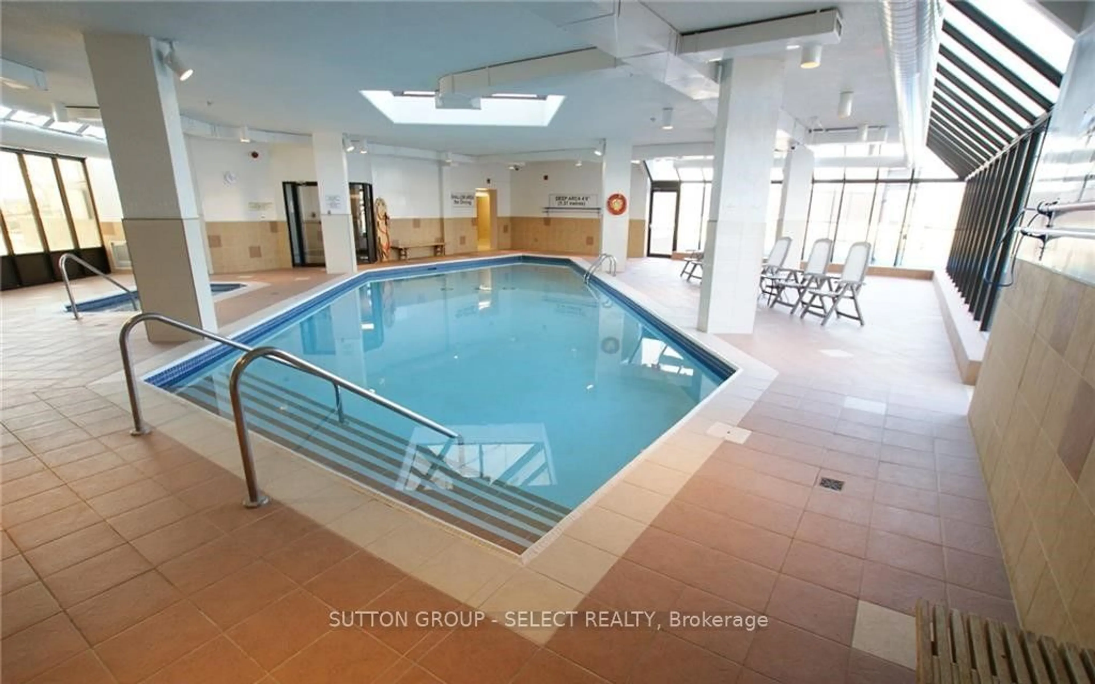 Pool for 323 Colborne St #2305, London Ontario N6B 3N8