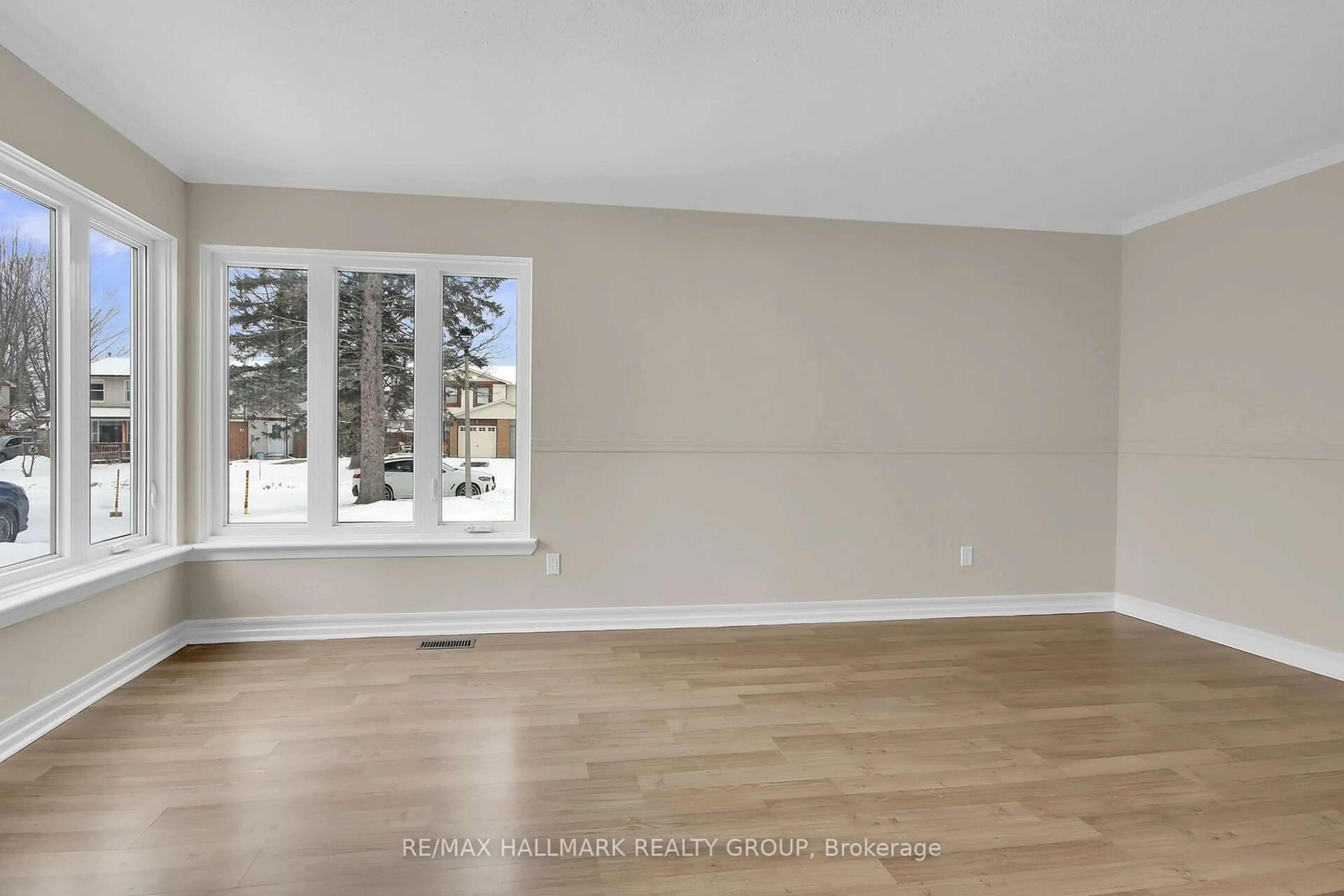 A pic of a room for 30 Seabrooke Dr, Kanata Ontario K2L 2H7