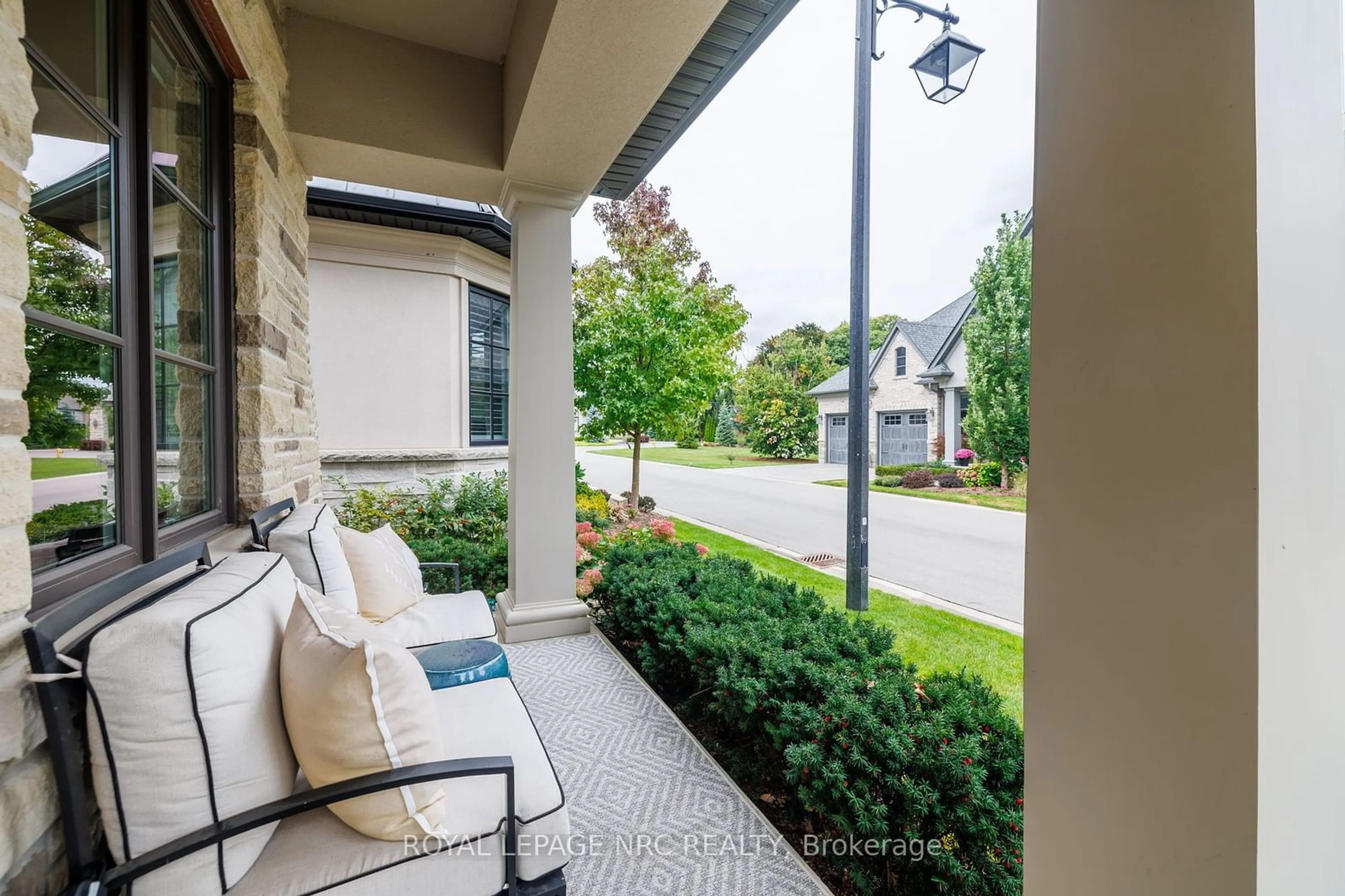 Patio, street for 1535 Haist St #18, Pelham Ontario L0S 1R2