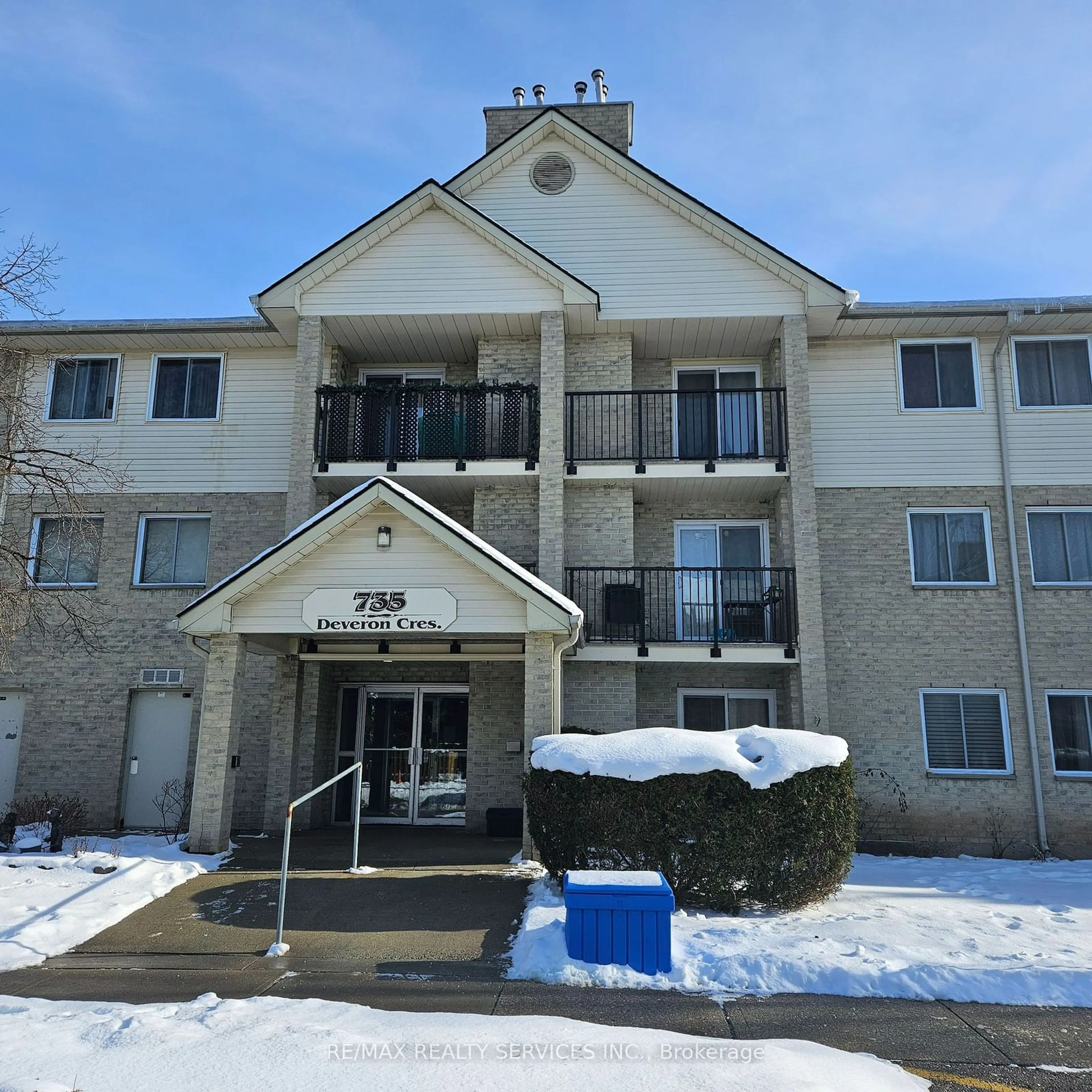 Indoor foyer for 735 Deveron Cres #115, London Ontario N5Z 4X8