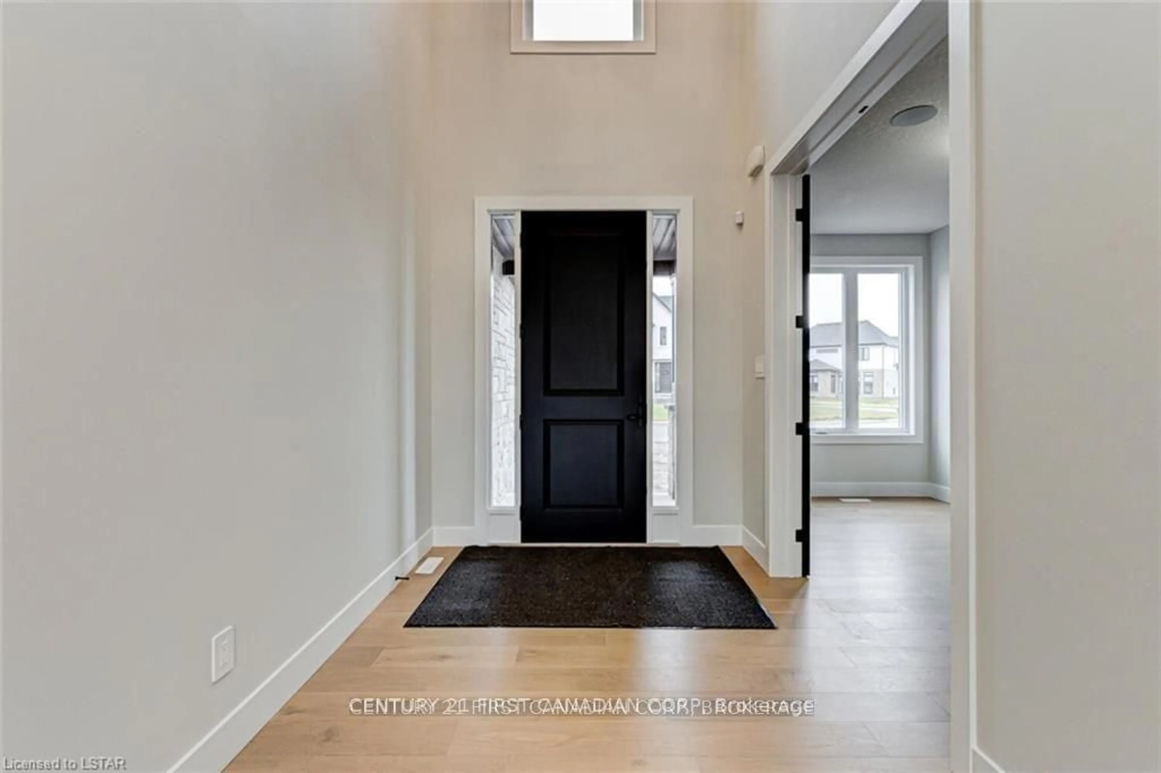 Indoor entryway for 129 ASPEN Circ, Thames Centre Ontario N0M 2P0