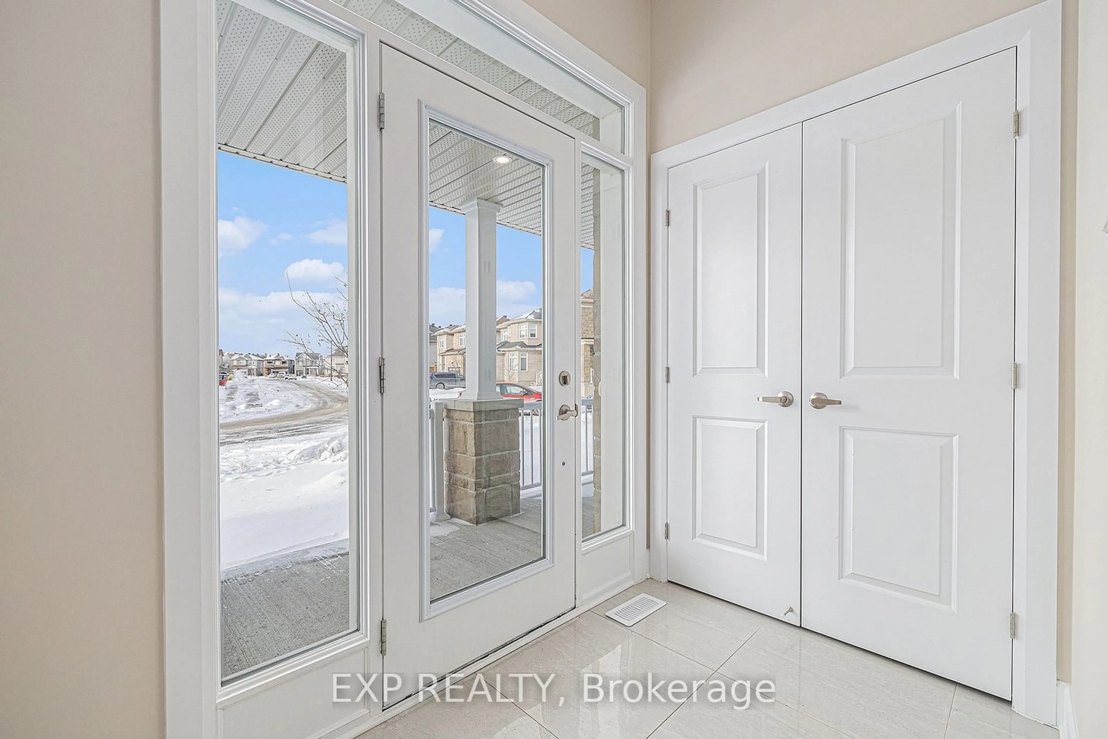 Indoor entryway for 42 Antonakos Dr, Carleton Place Ontario K7C 0L1