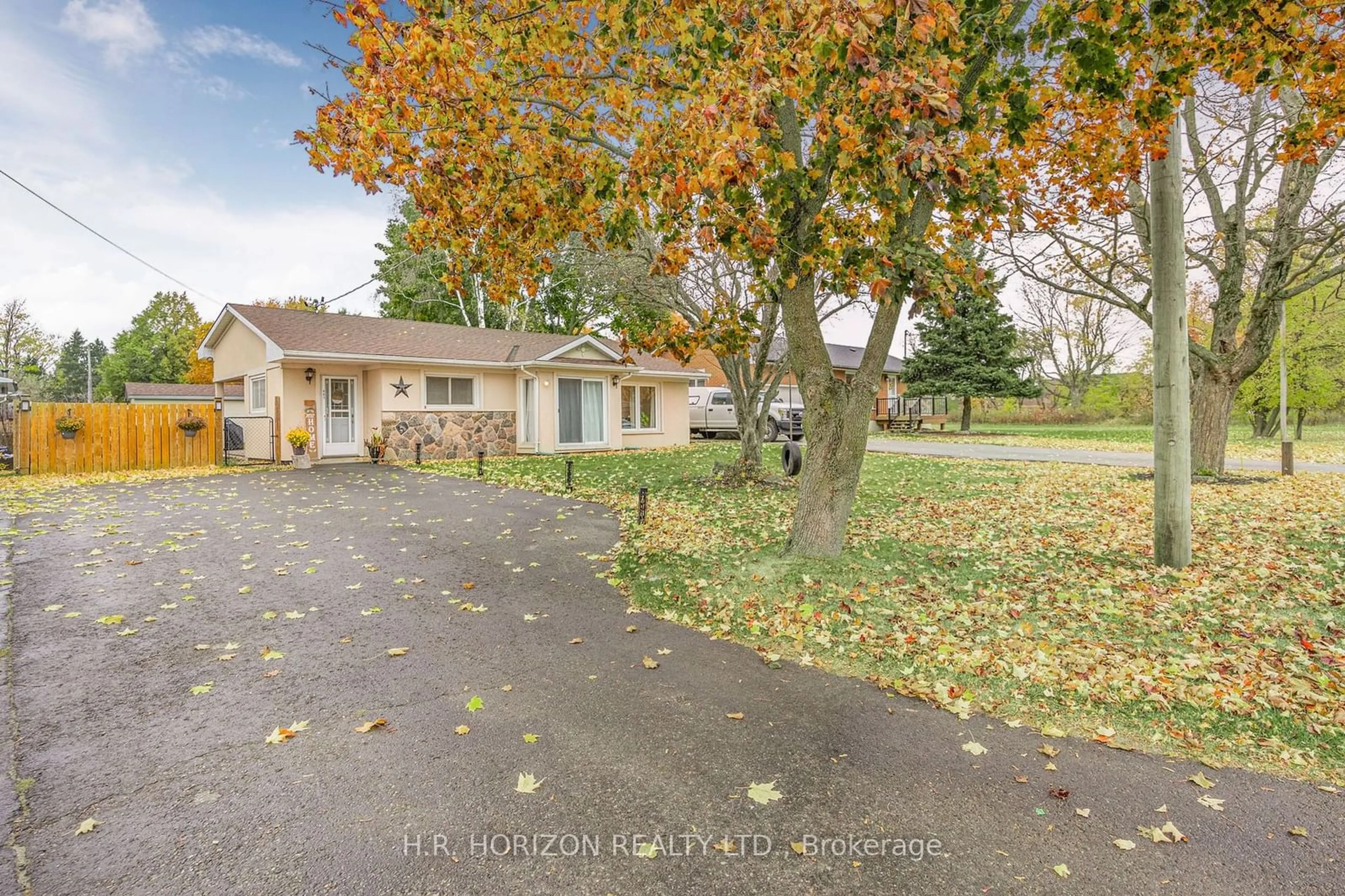 A pic from outside/outdoor area/front of a property/back of a property/a pic from drone, street for 401 Main St, Southgate Ontario N0C 1B0