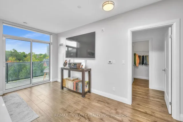 Additional property image - 399 Queen St Unit 211