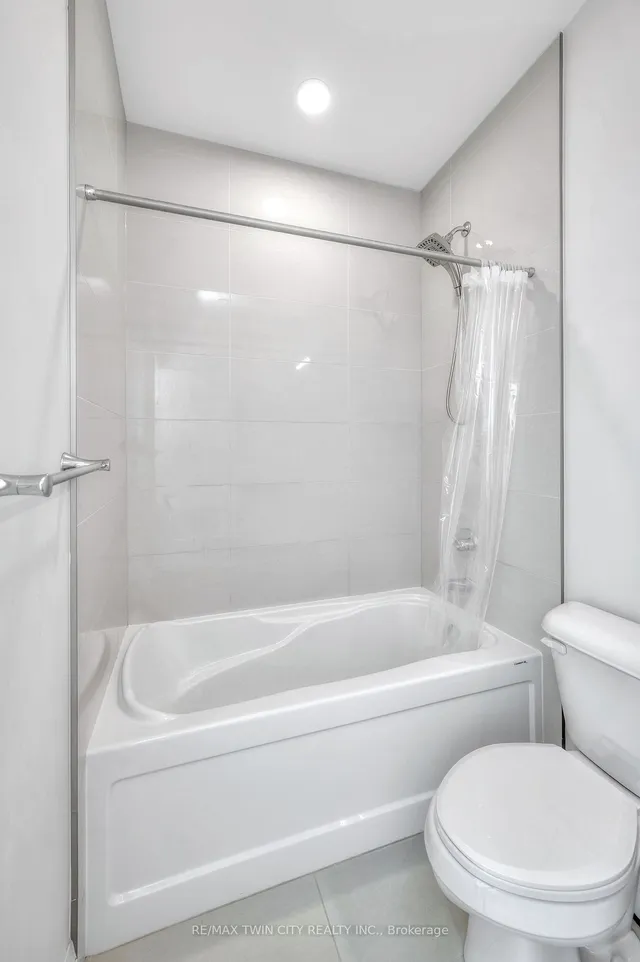 Additional property image - 399 Queen St Unit 211