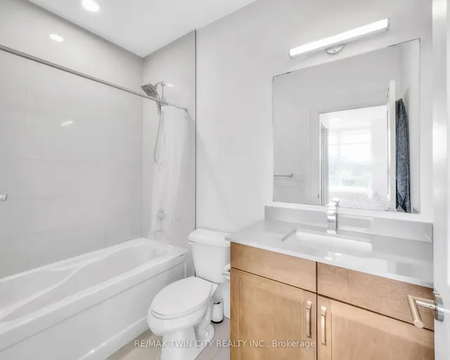 Additional property image - 399 Queen St Unit 211