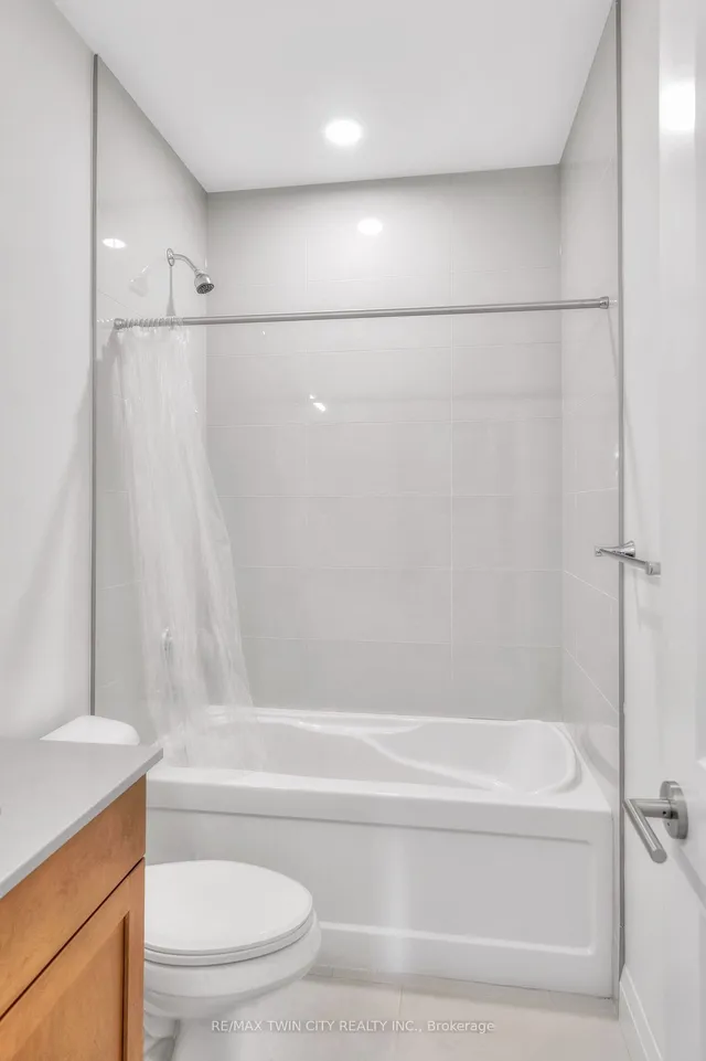 Additional property image - 399 Queen St Unit 211