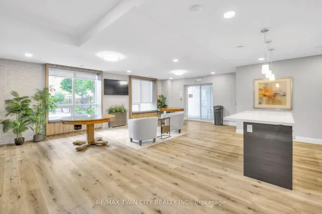 Additional property image - 399 Queen St Unit 211
