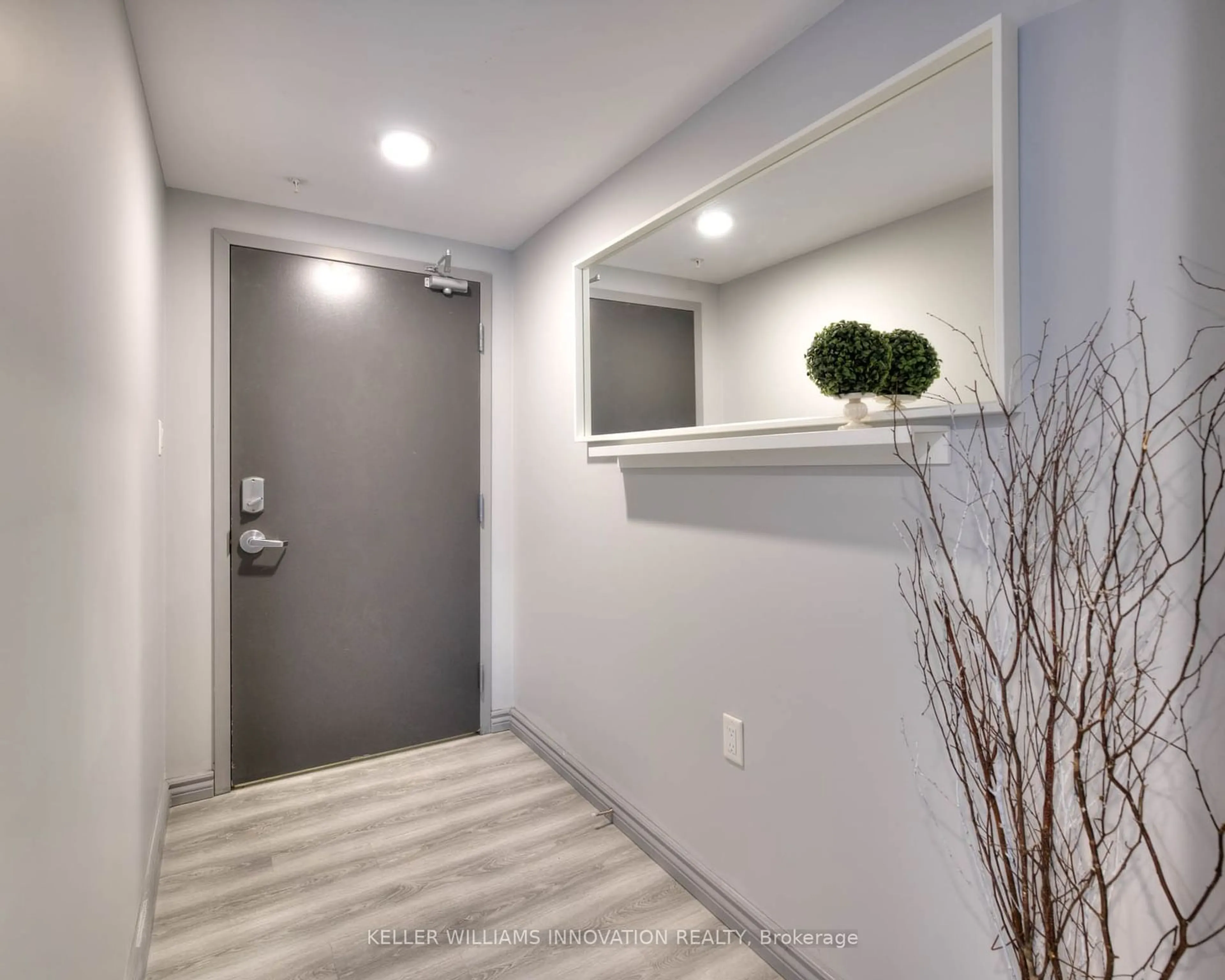 Indoor entryway for 275 Larch St #G216, Waterloo Ontario N2L 3R2