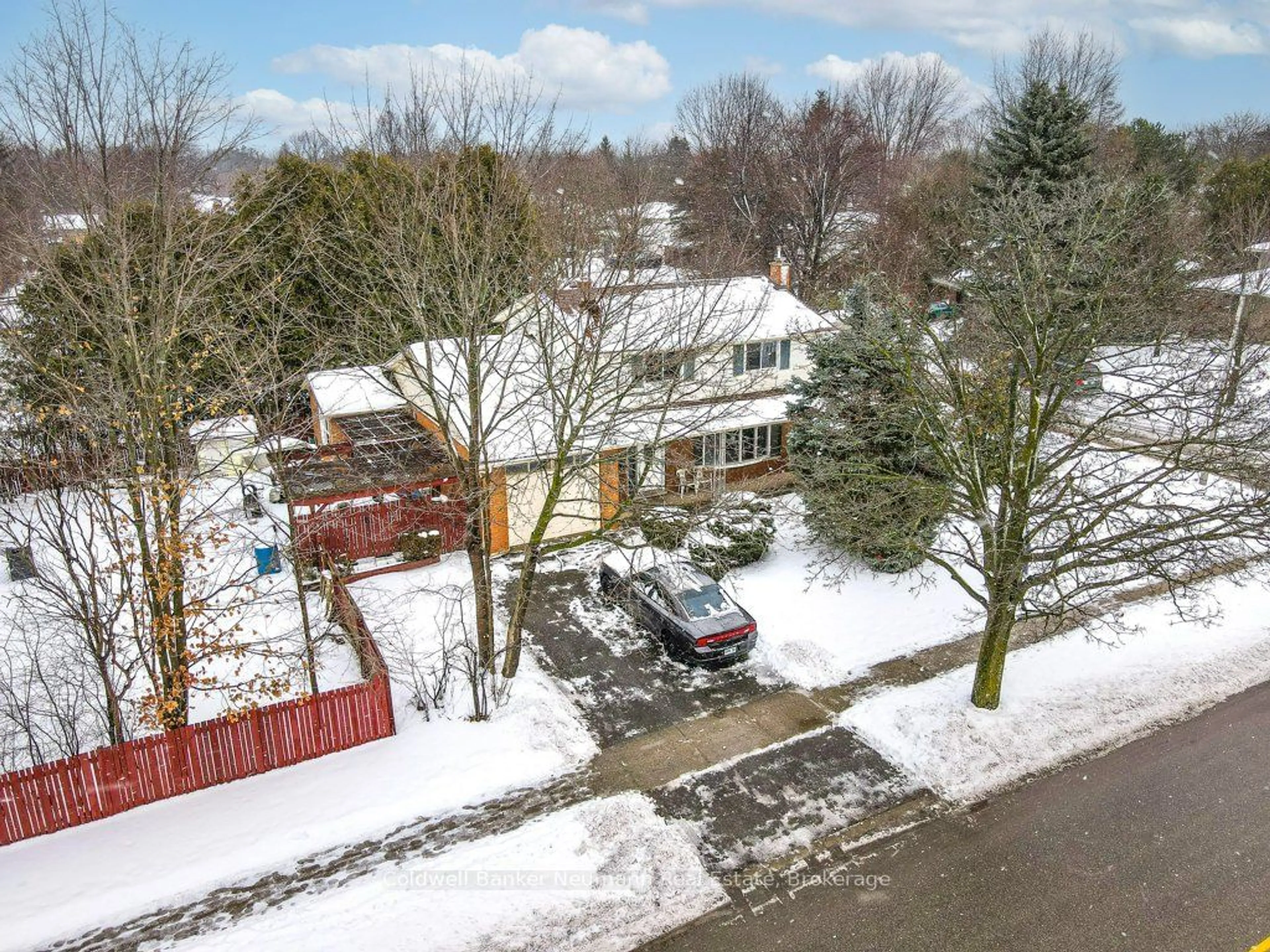 A pic from outside/outdoor area/front of a property/back of a property/a pic from drone, street for 18 Rickson Ave, Guelph Ontario N1G 2Y1