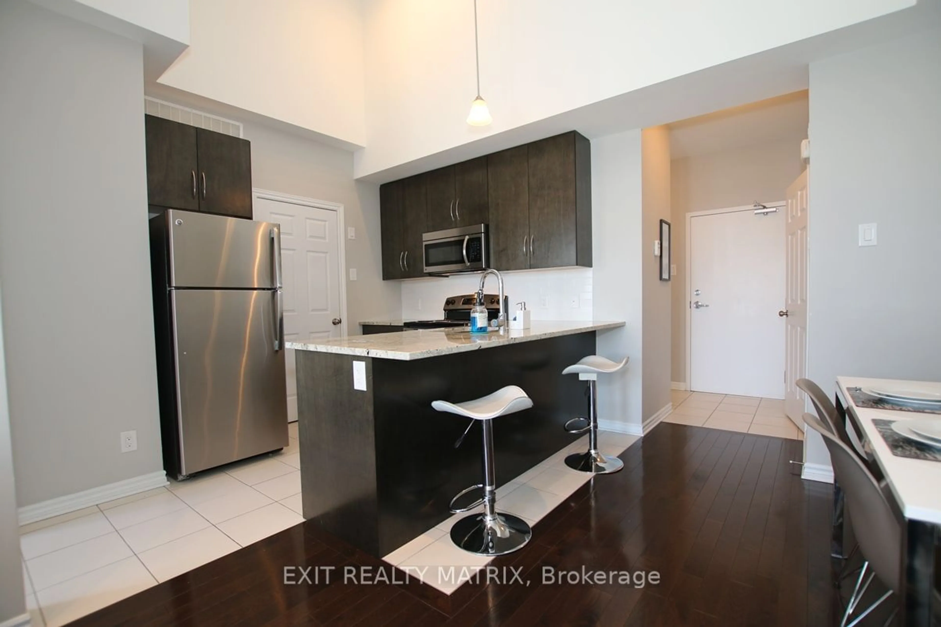 Open concept kitchen, unknown for 318F Everest, Elmvale Acres and Area Ontario K1G 4E3