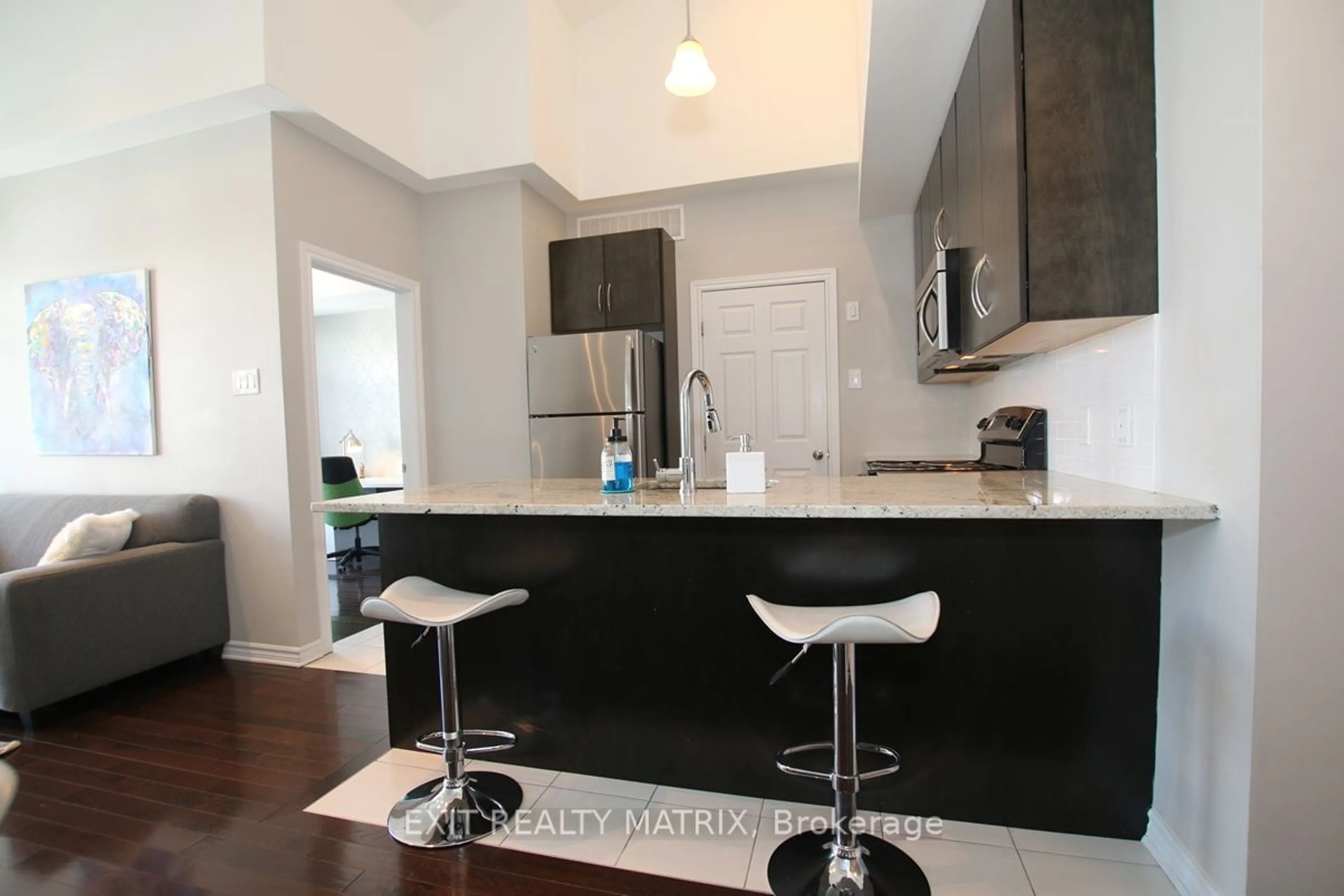 Open concept kitchen, unknown for 318F Everest, Elmvale Acres and Area Ontario K1G 4E3