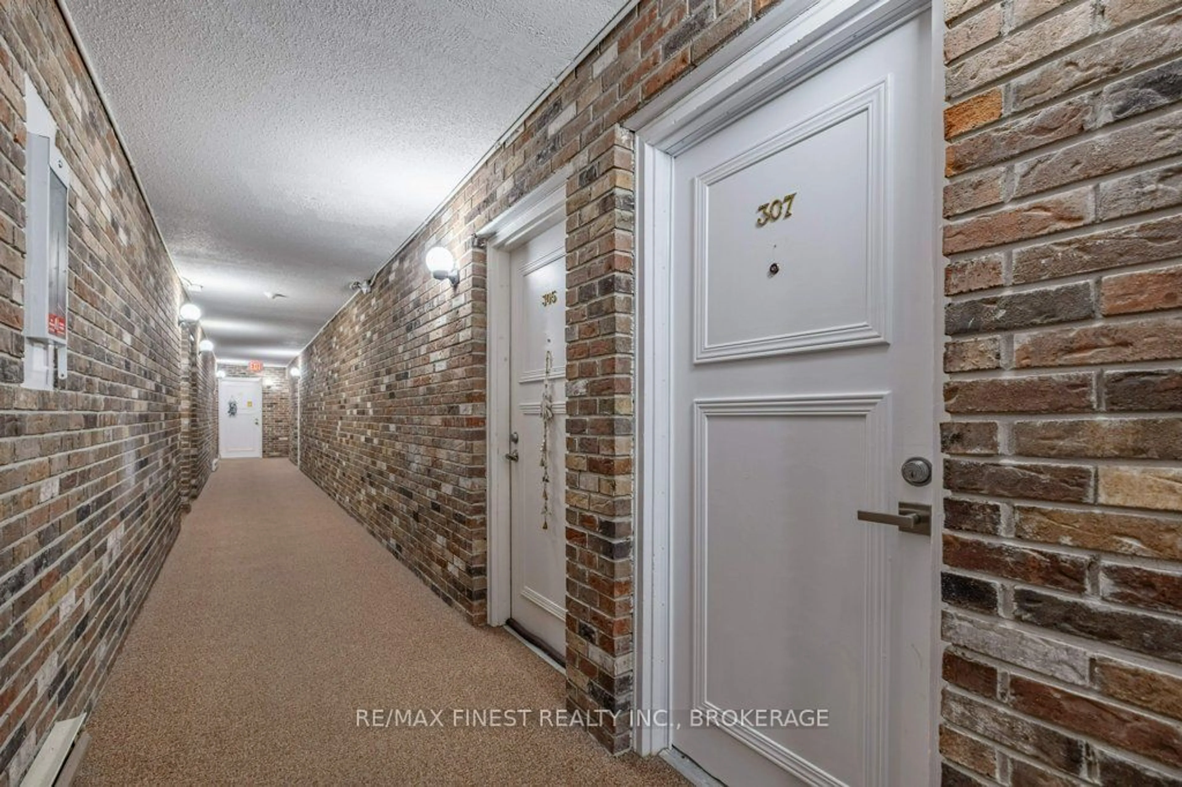 Indoor entryway for 835 Milford Dr #307, Kingston Ontario K7P 1A7