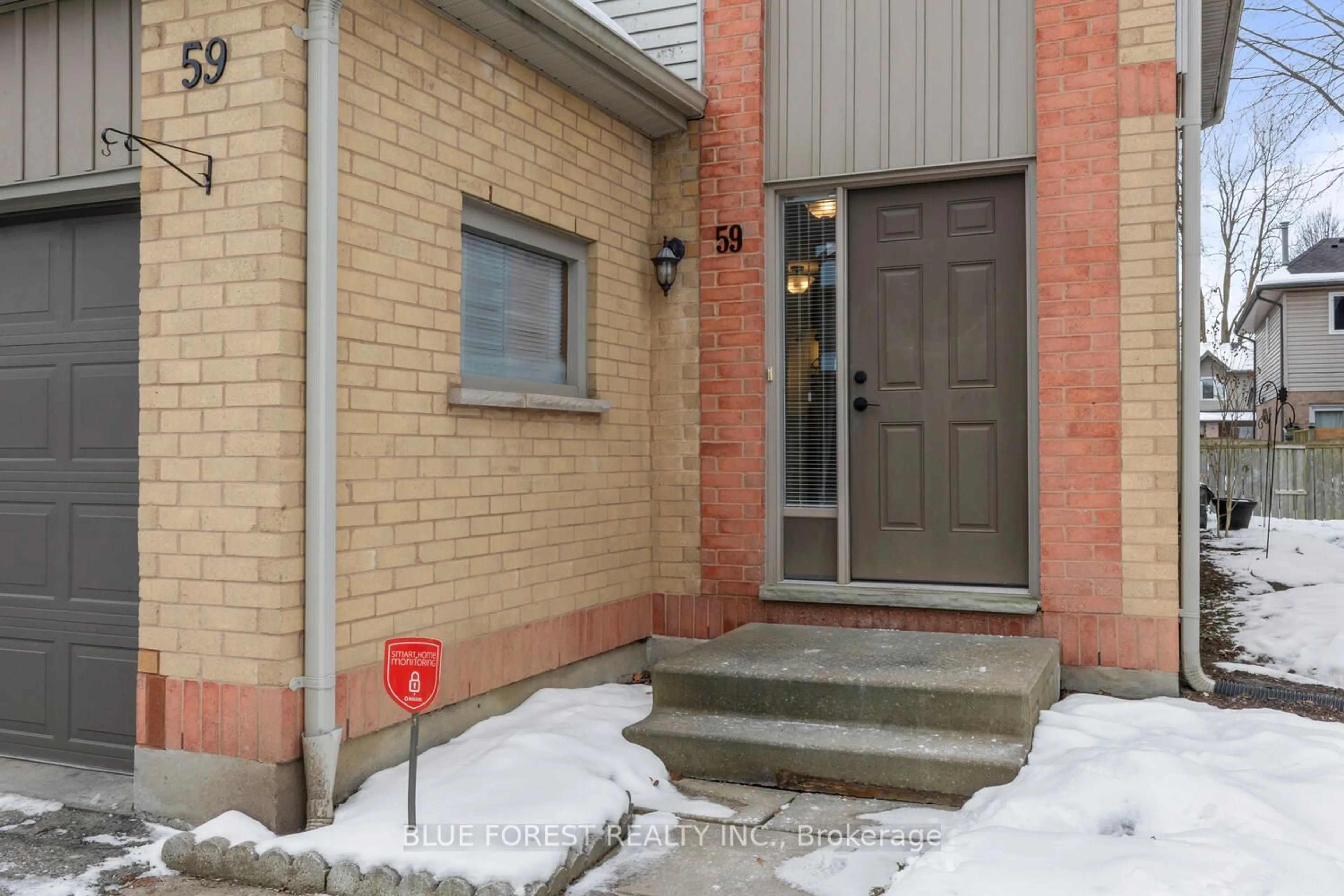 Indoor entryway for 1199 Hamilton Rd #59, London Ontario N5W 5Z9