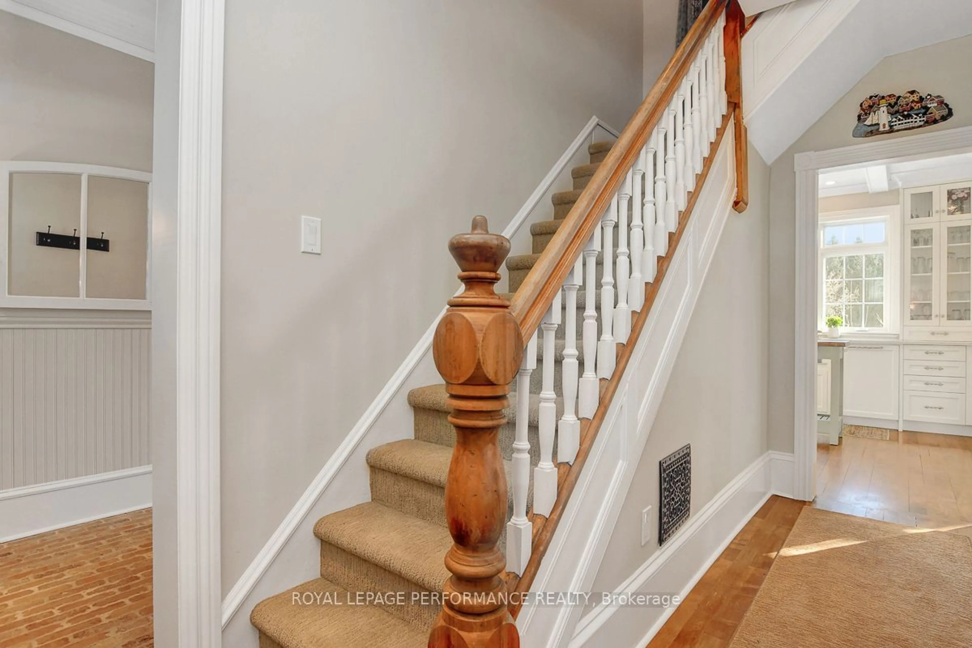 Stairs for 93 Craig St, Russell Ontario K4R 1A2