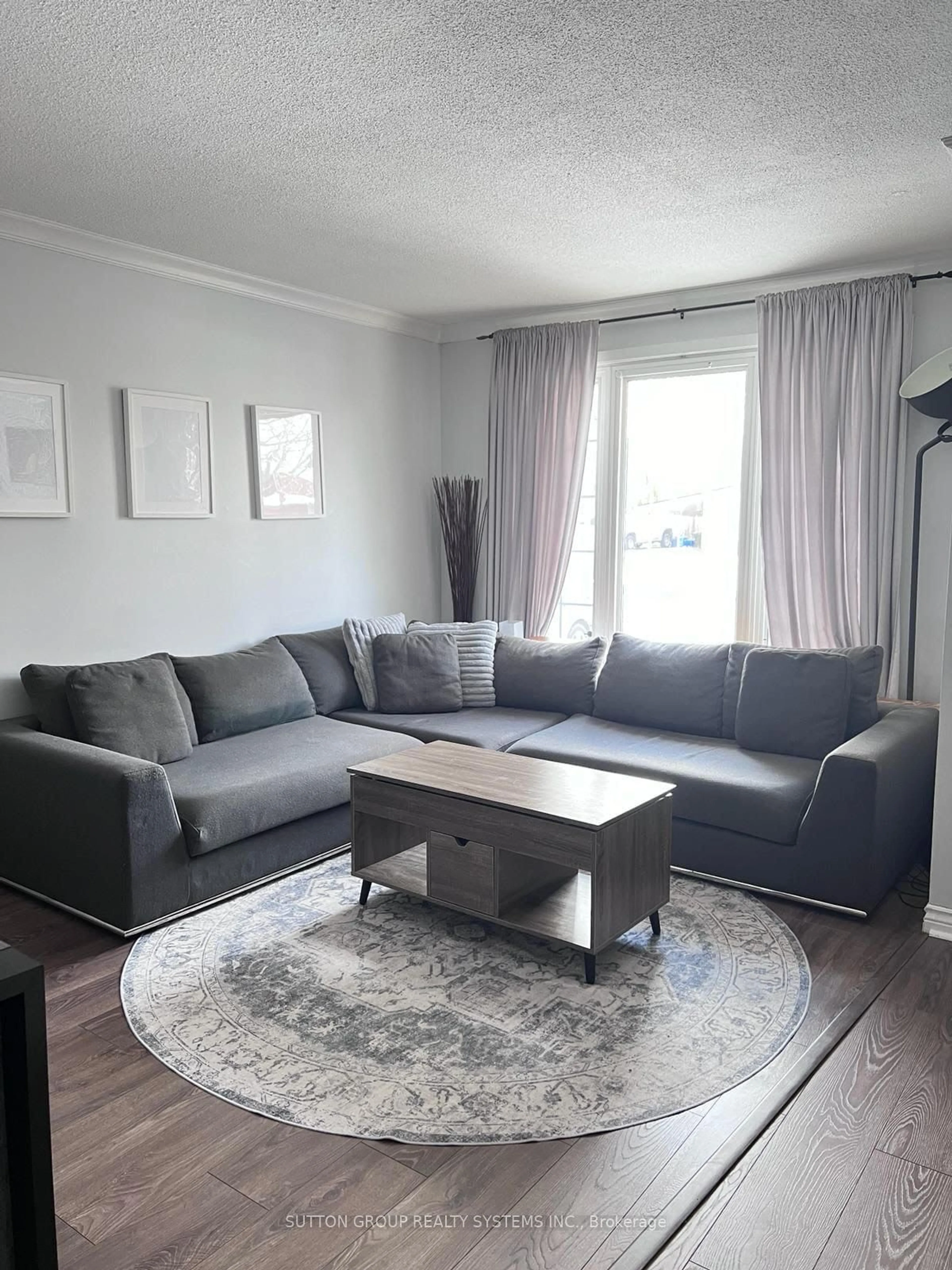 Living room with furniture, unknown for 113 Bonaventure Dr #18, Hamilton Ontario L9C 4P8