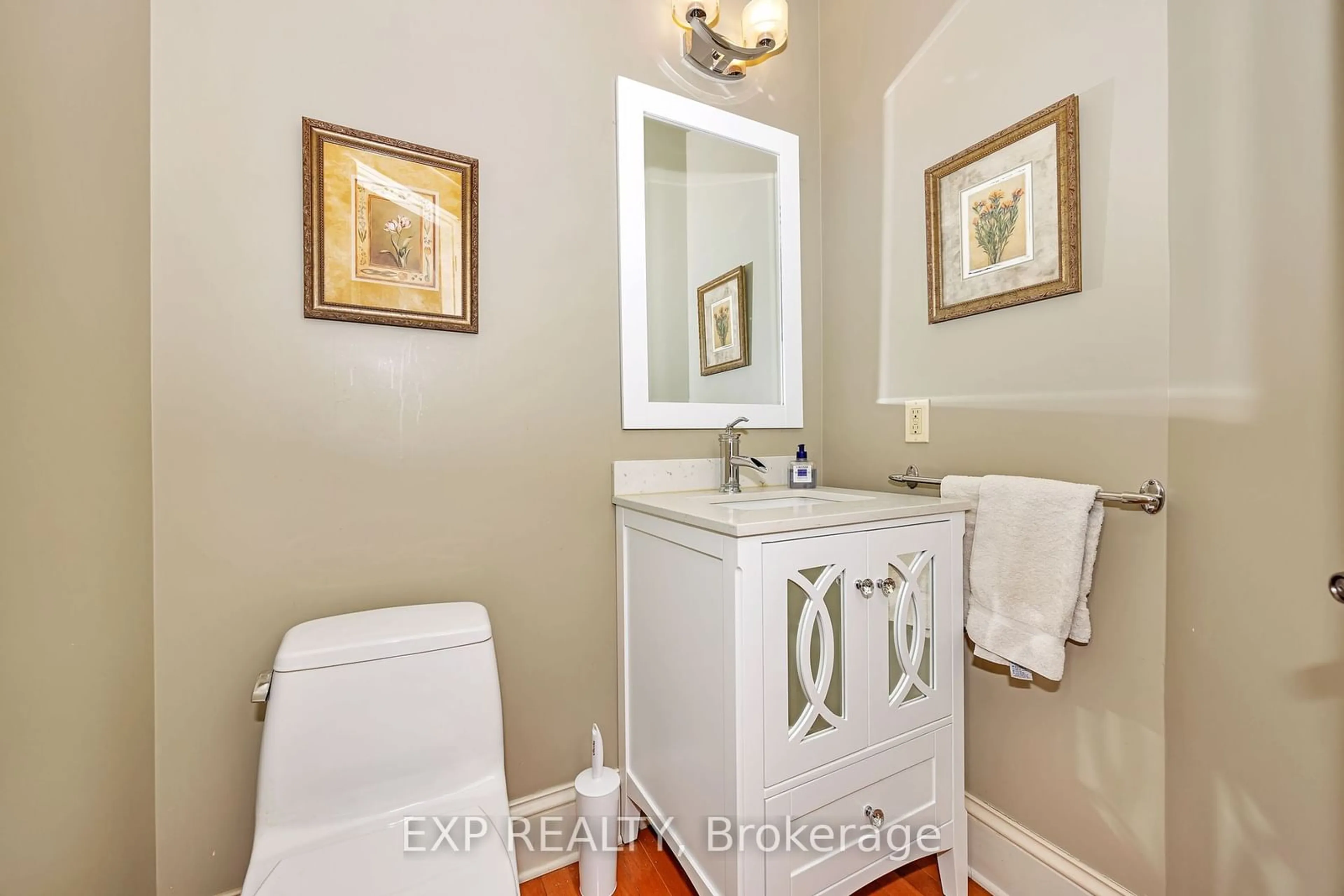 Standard bathroom, ceramic/tile floor for 685 Denbury Ave, Carlingwood - Westboro and Area Ontario K2A 2P2