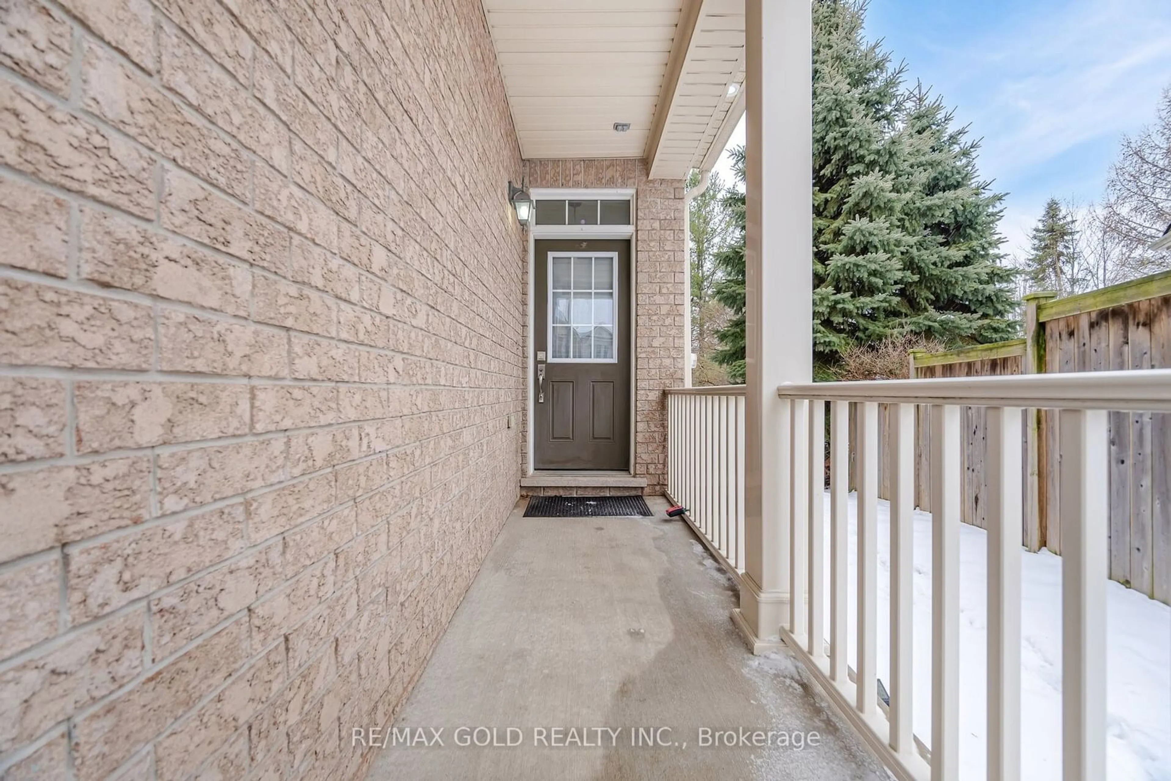 Indoor entryway for 190 Garth Massey Dr, Cambridge Ontario N1T 2G4