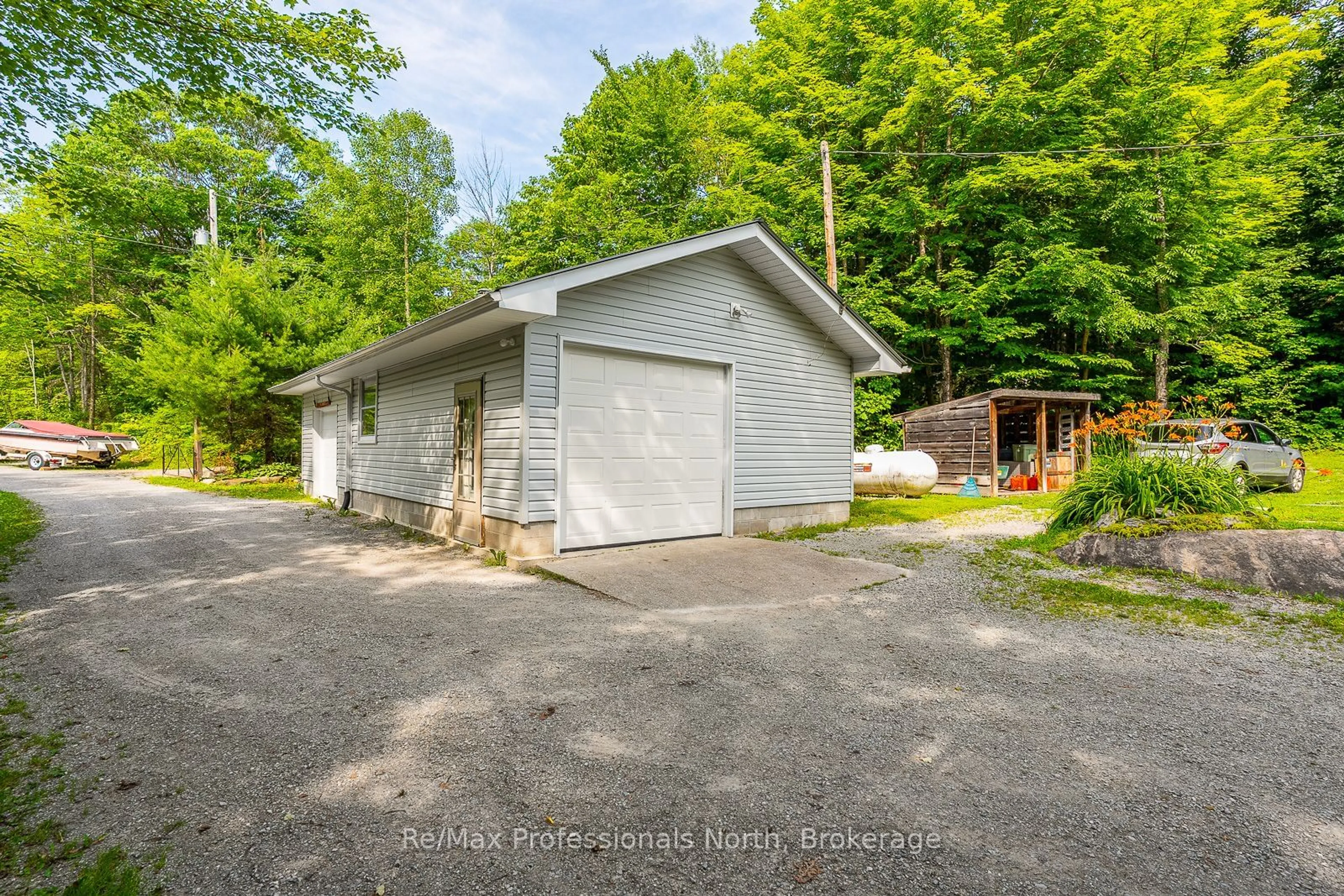 Indoor garage for 1272 Little Bob Lake Rd, Minden Hills Ontario K0M 2K0