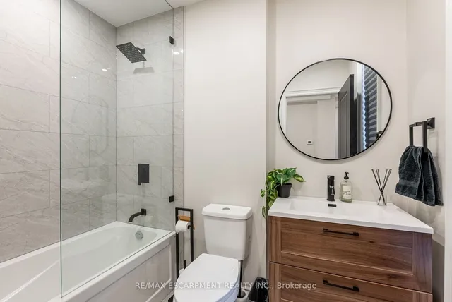 Additional property image - 71 Roxborough Ave