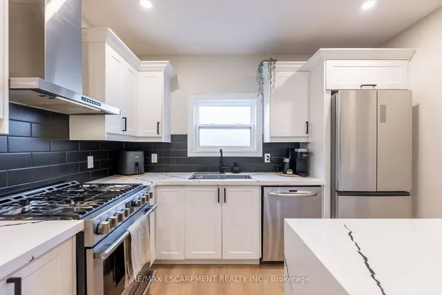 Additional property image - 71 Roxborough Ave