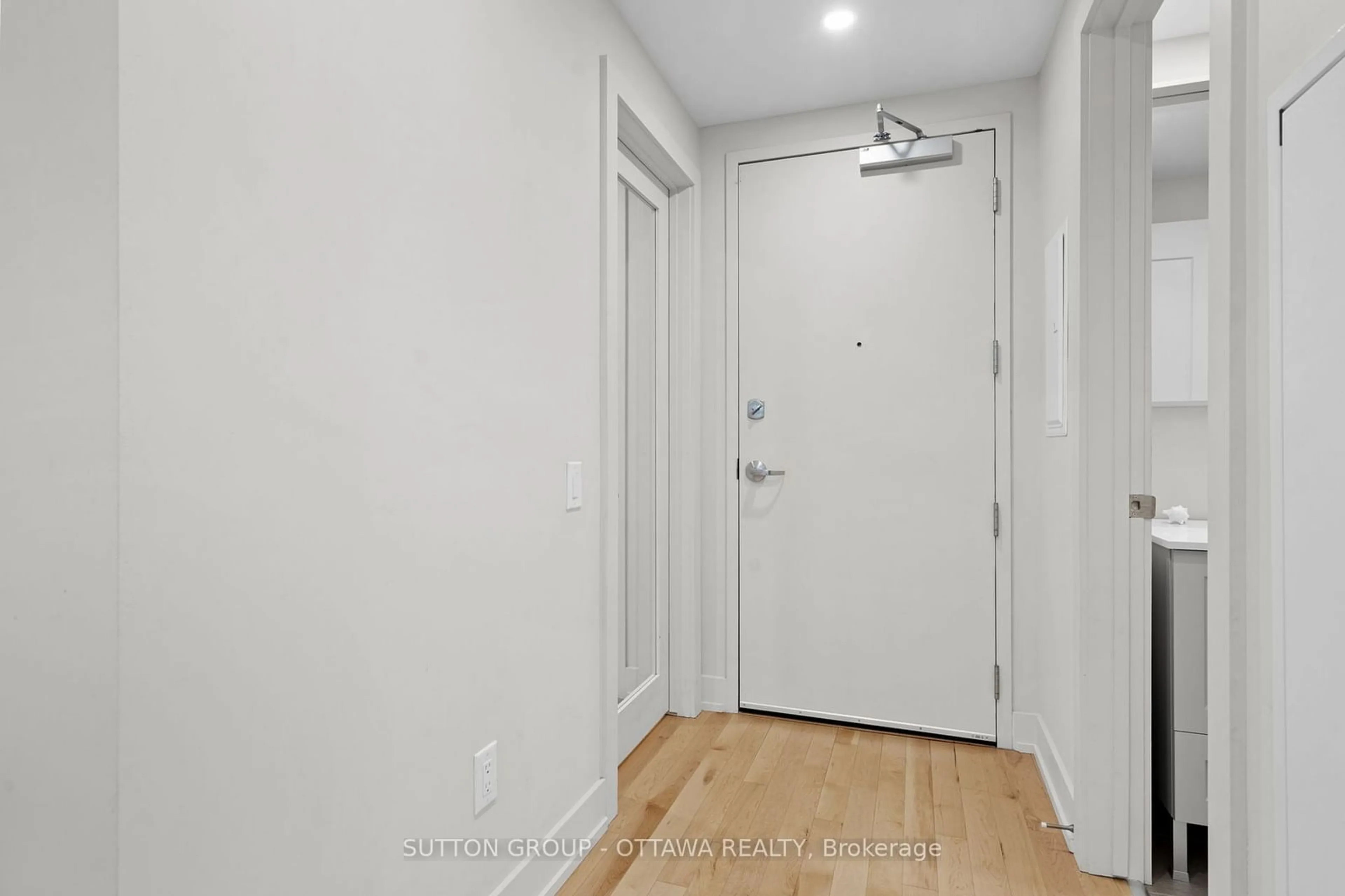 Indoor entryway for 60 Springhurst Ave #216, Glebe - Ottawa East and Area Ontario K1S 5V7