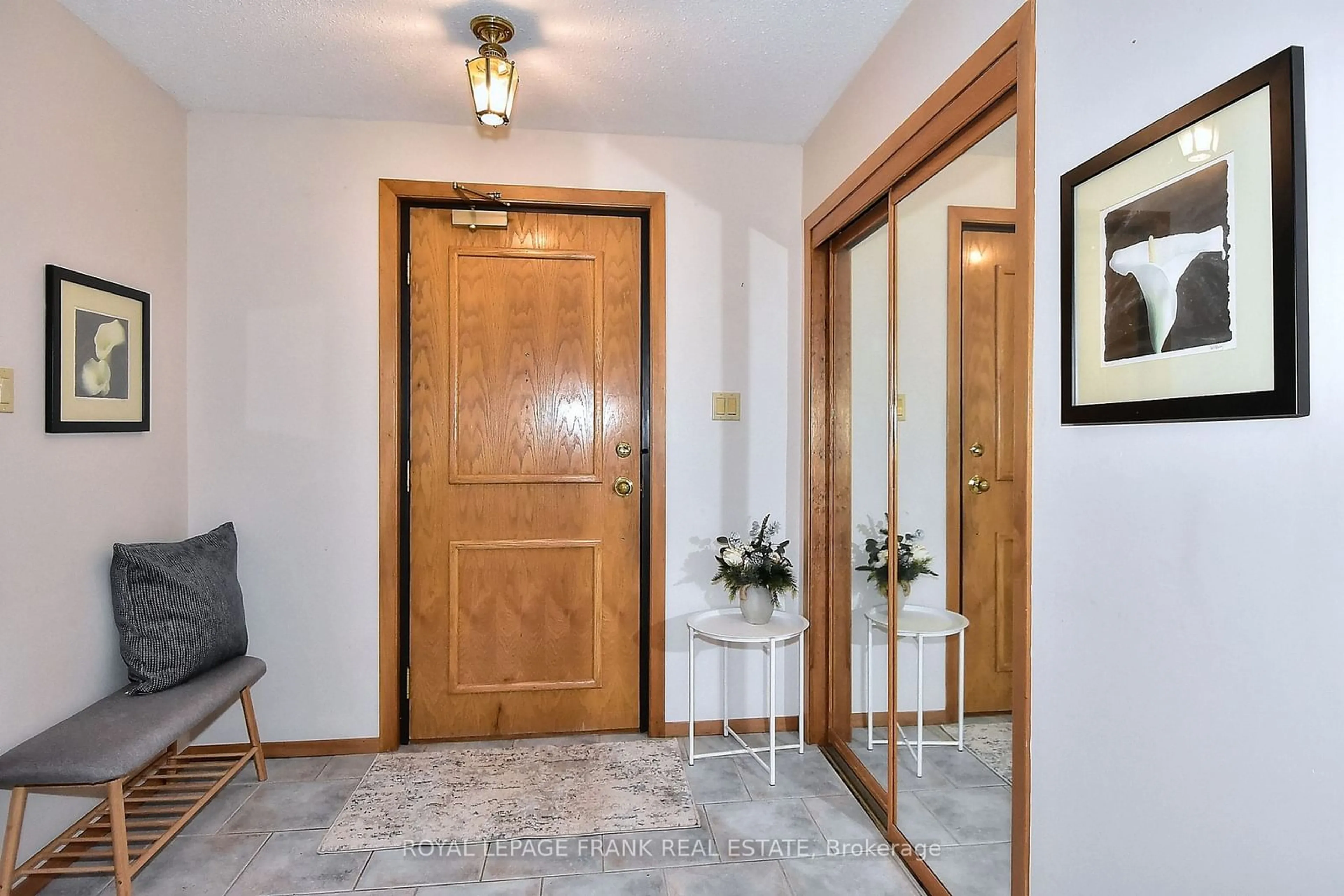 Indoor foyer for 21 Paddock Wood #6, Peterborough Ontario K9H 7H2