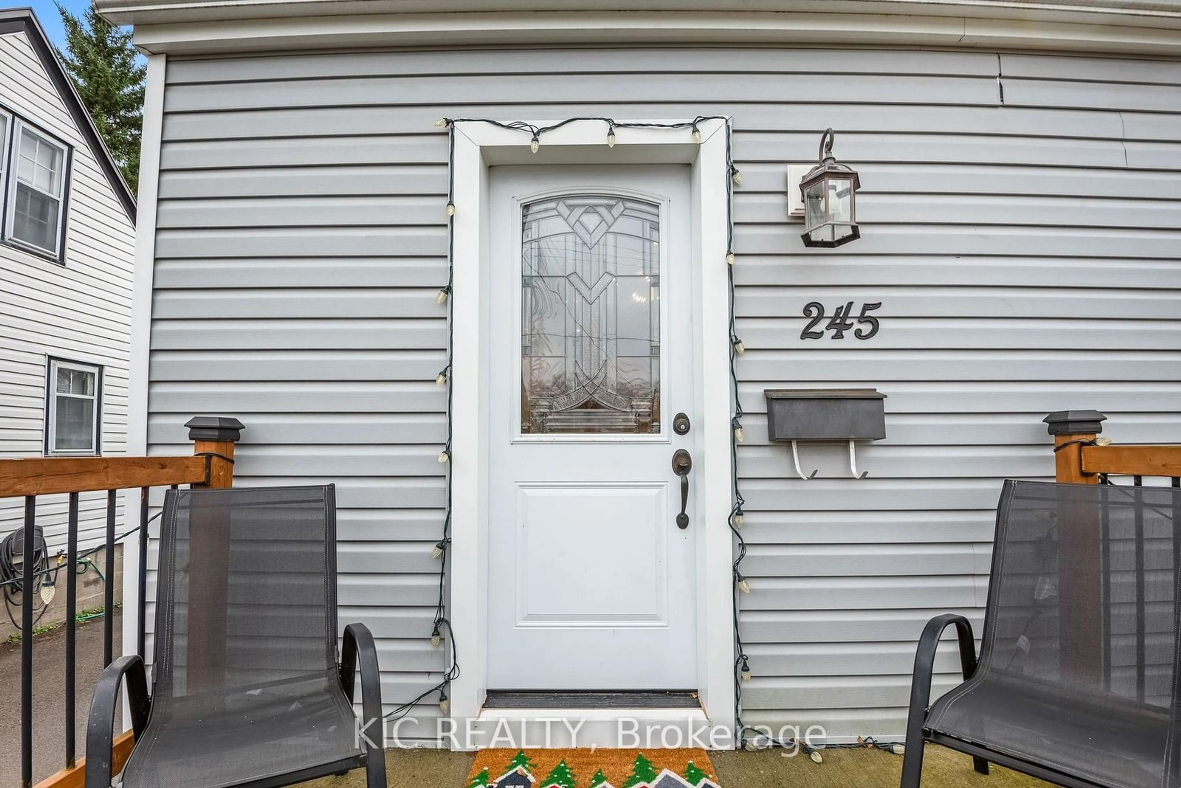 Indoor entryway for 245 Woodbine Ave, Peterborough Ontario K9H 1N8