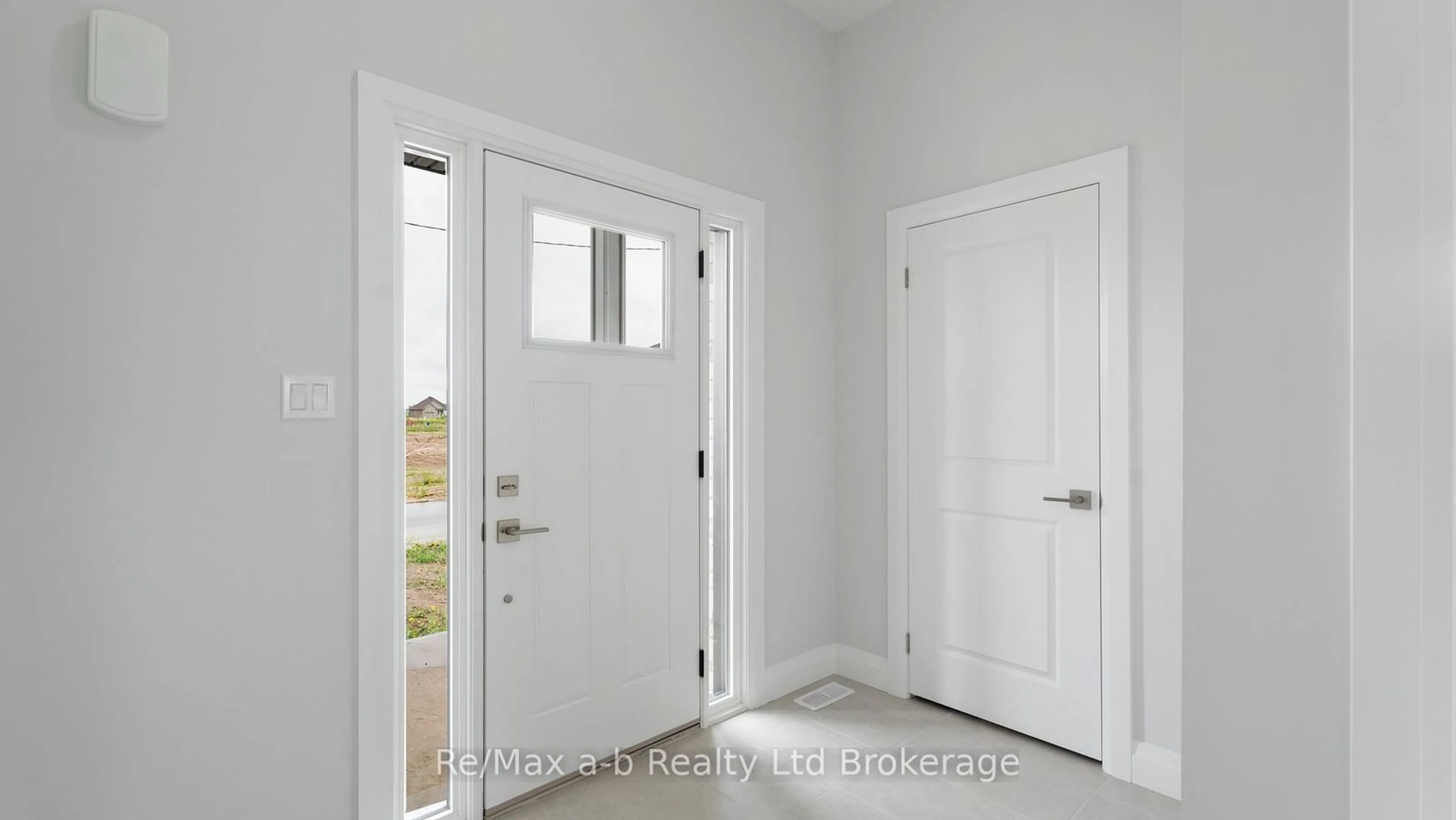 Indoor entryway for 99 Cayley St, Norwich Ontario N0J 1P0