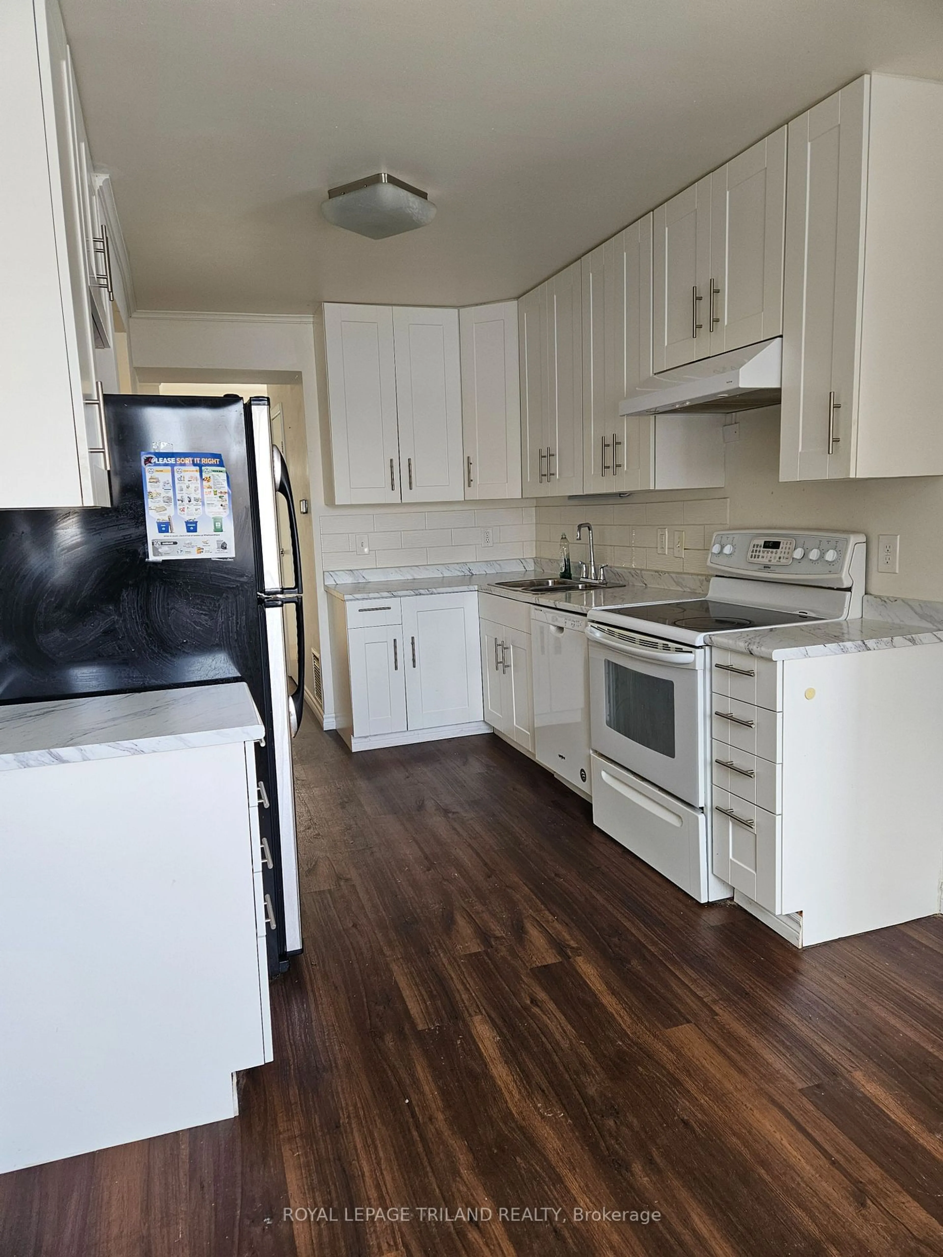 Standard kitchen, unknown for 738 Wilkins St, London Ontario N6C 4Z9