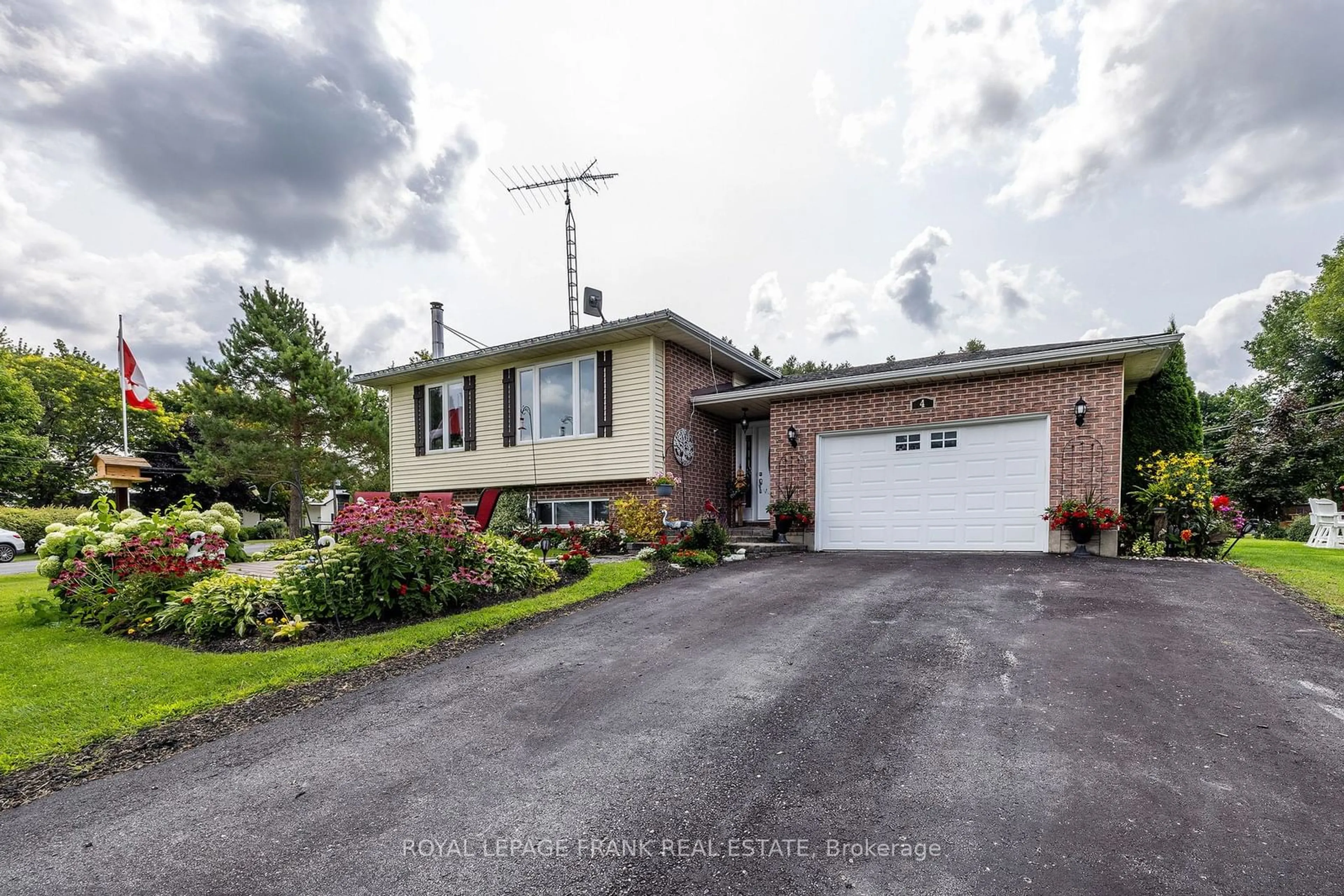 A pic from outside/outdoor area/front of a property/back of a property/a pic from drone, street for 4 Shelley Dr, Kawartha Lakes Ontario K0M 2C0