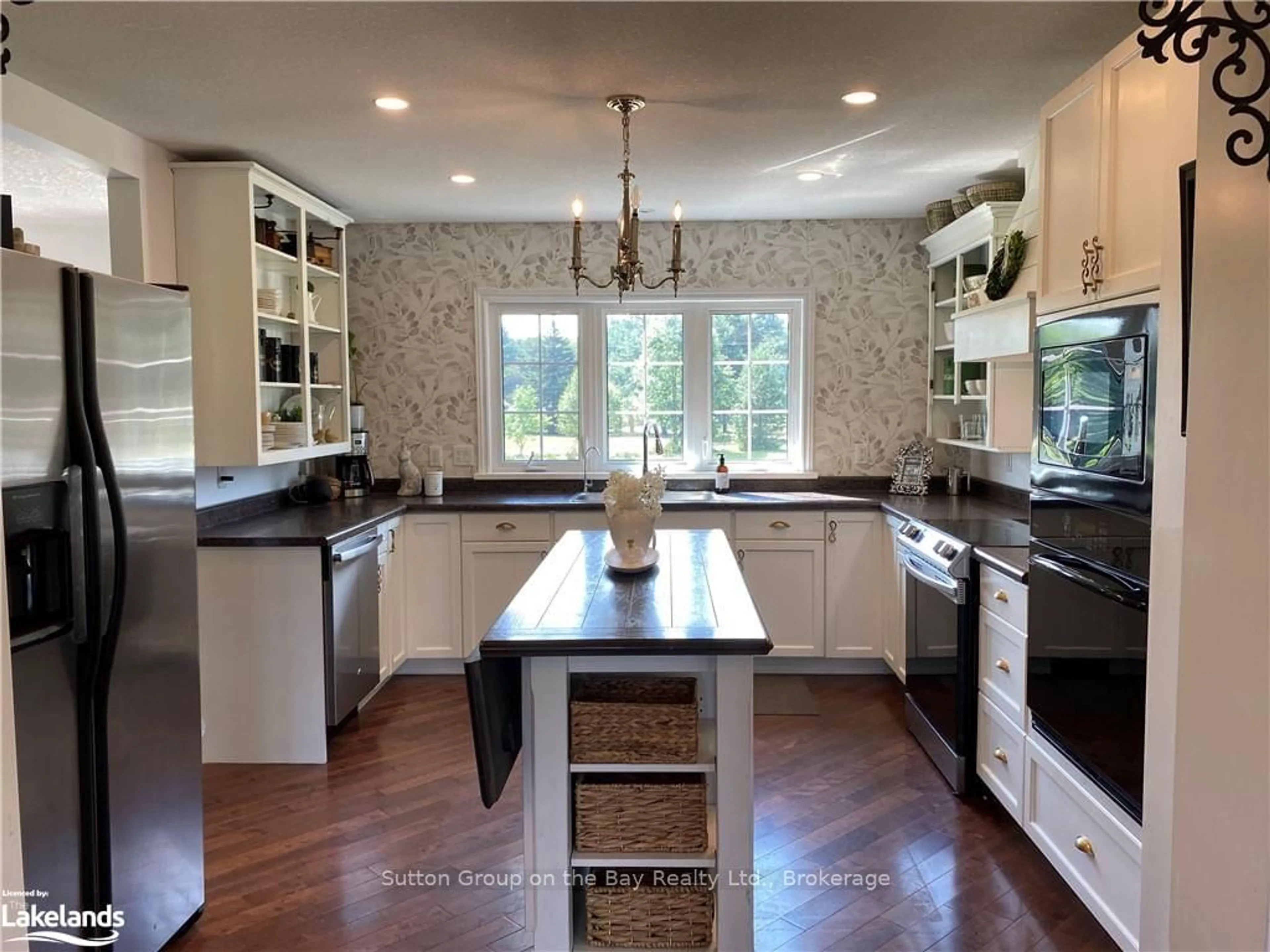 Contemporary kitchen, ceramic/tile floor for 1041 Skyline Dr, Armour Ontario P0A 1C0