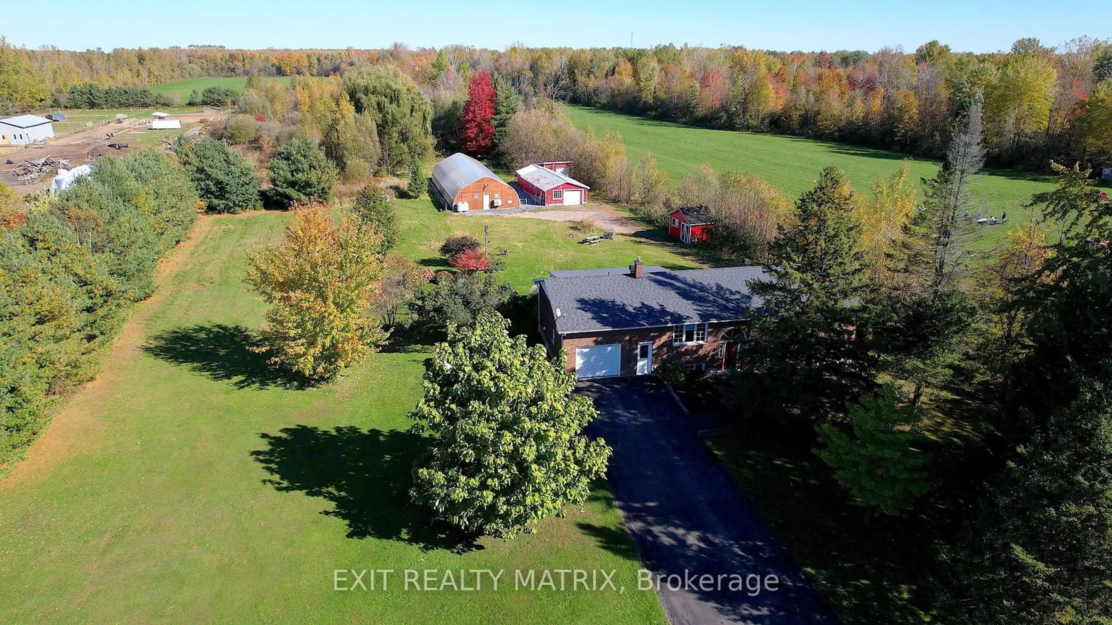 A pic from outside/outdoor area/front of a property/back of a property/a pic from drone, water/lake/river/ocean view for 955 Eadie Rd, Russell Ontario K4R 1E5