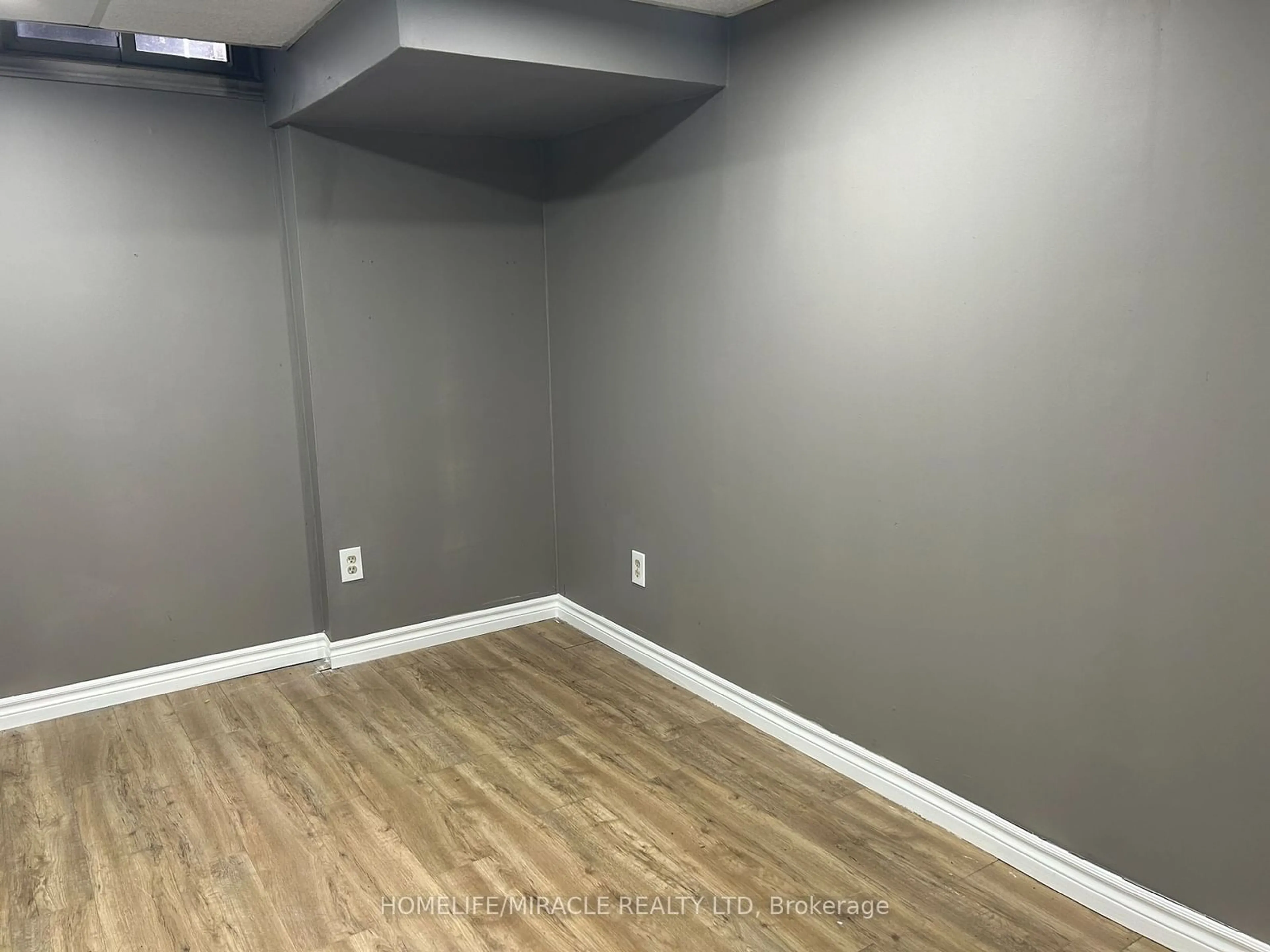 A pic of a room for 55 Woodlawn Ave, Brantford Ontario N3V 1A6