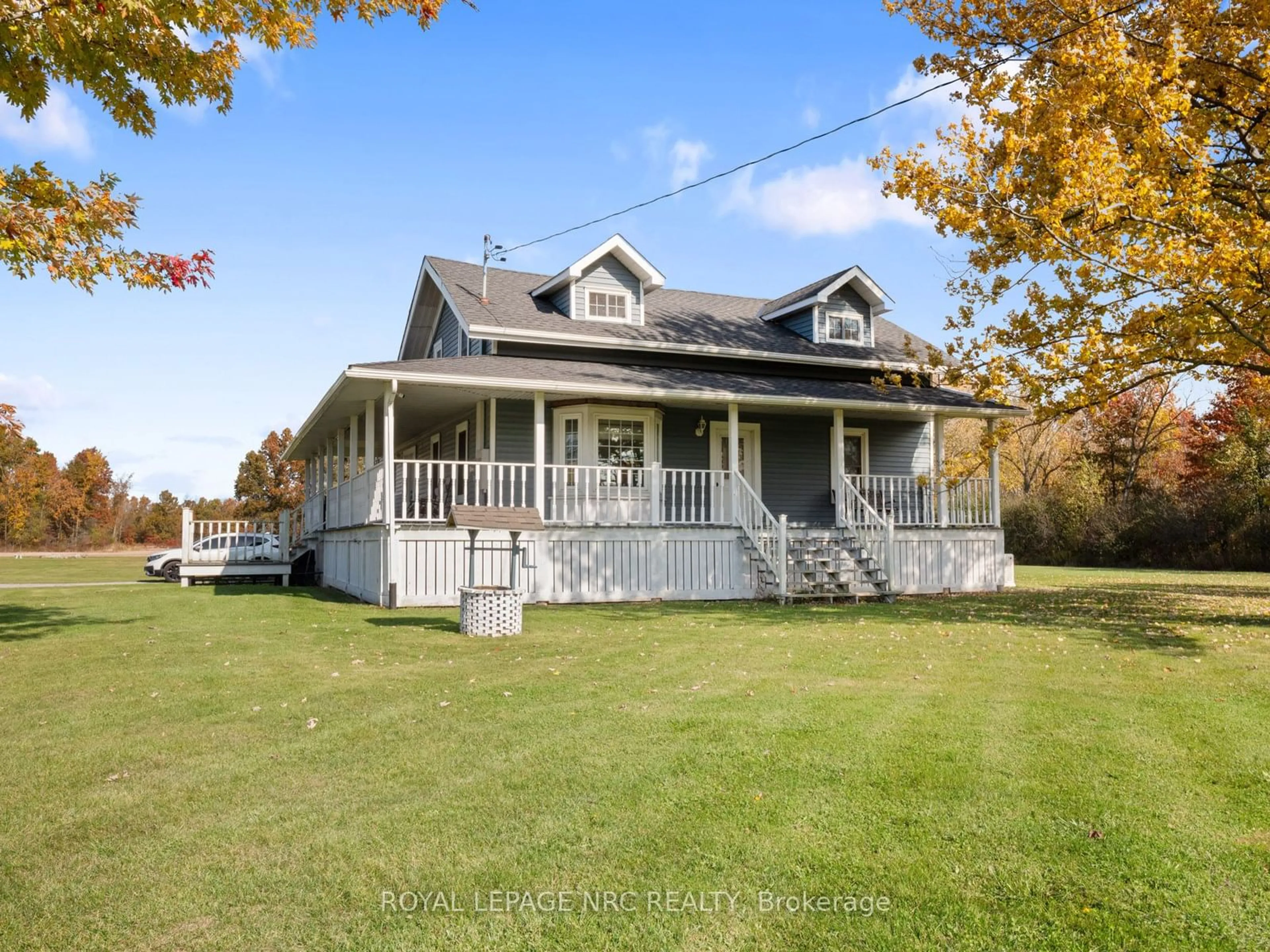 Home with vinyl exterior material, unknown for 4426 NETHERBY Rd, Fort Erie Ontario L3B 5N7