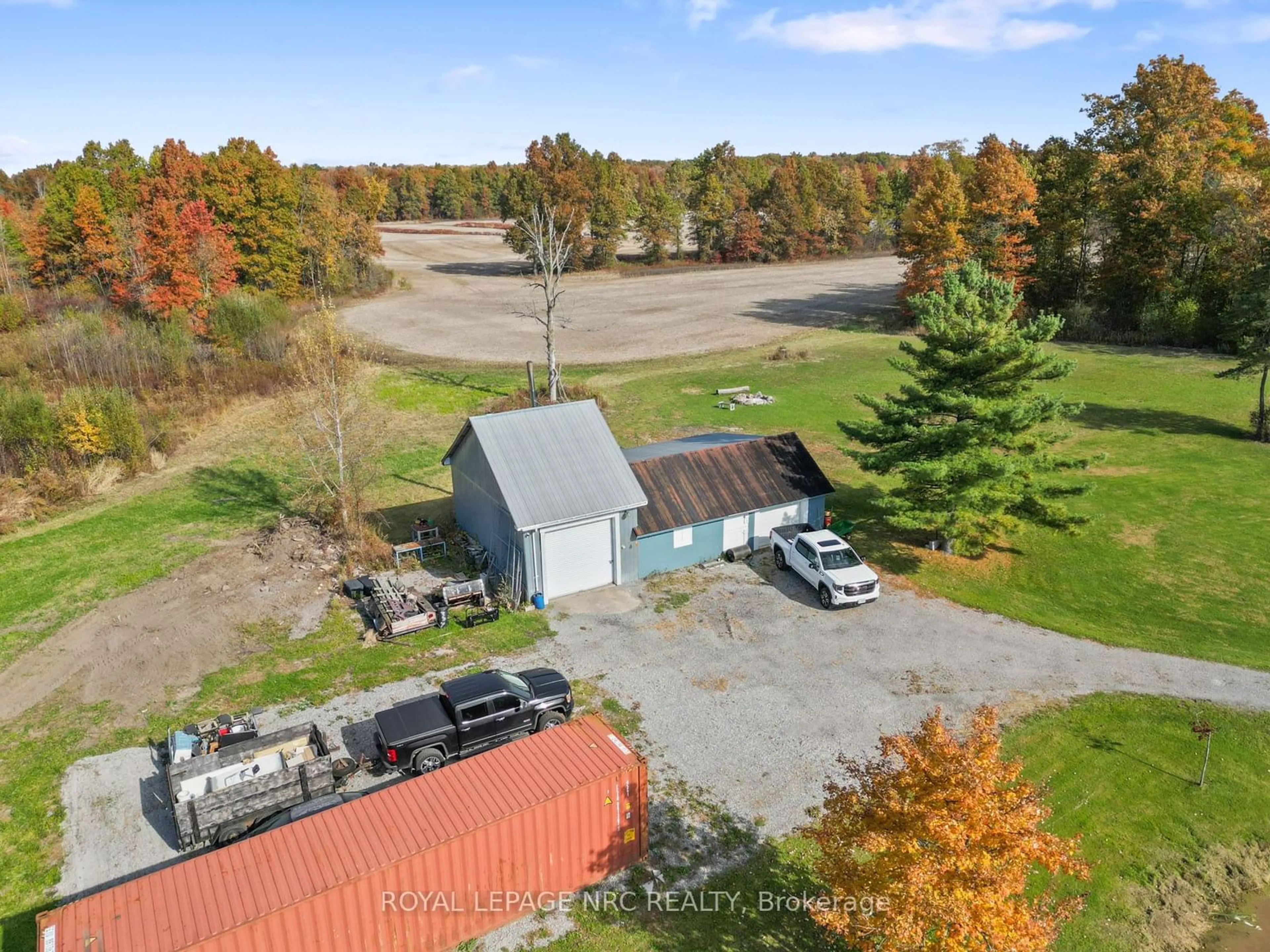 A pic from outside/outdoor area/front of a property/back of a property/a pic from drone, unknown for 4426 NETHERBY Rd, Fort Erie Ontario L3B 5N7