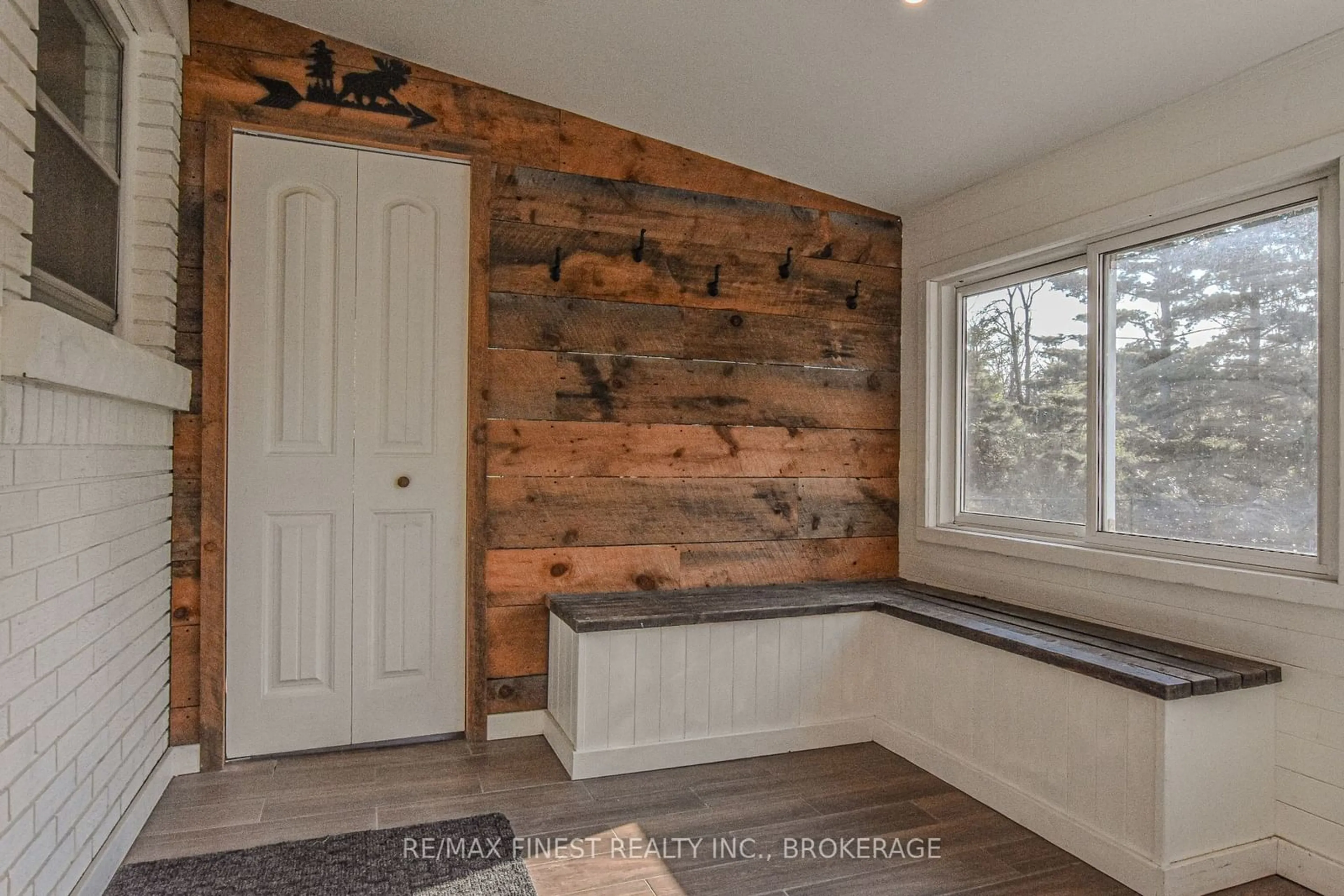 Indoor entryway for 1084 COUNTY ROAD 6, Loyalist Ontario K0H 2H0