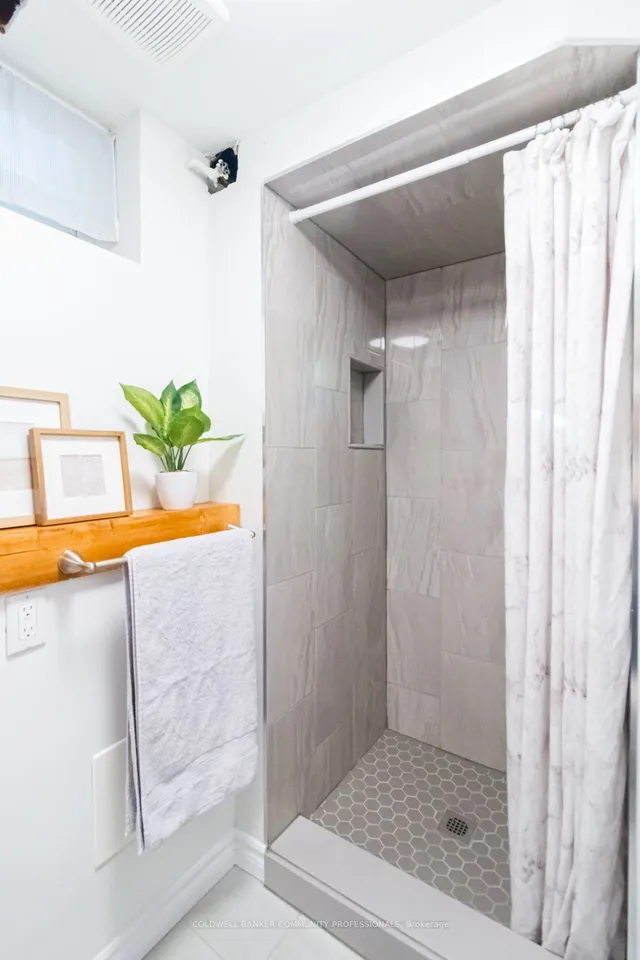 Additional property image - 11 Colmar Pl Unit 12