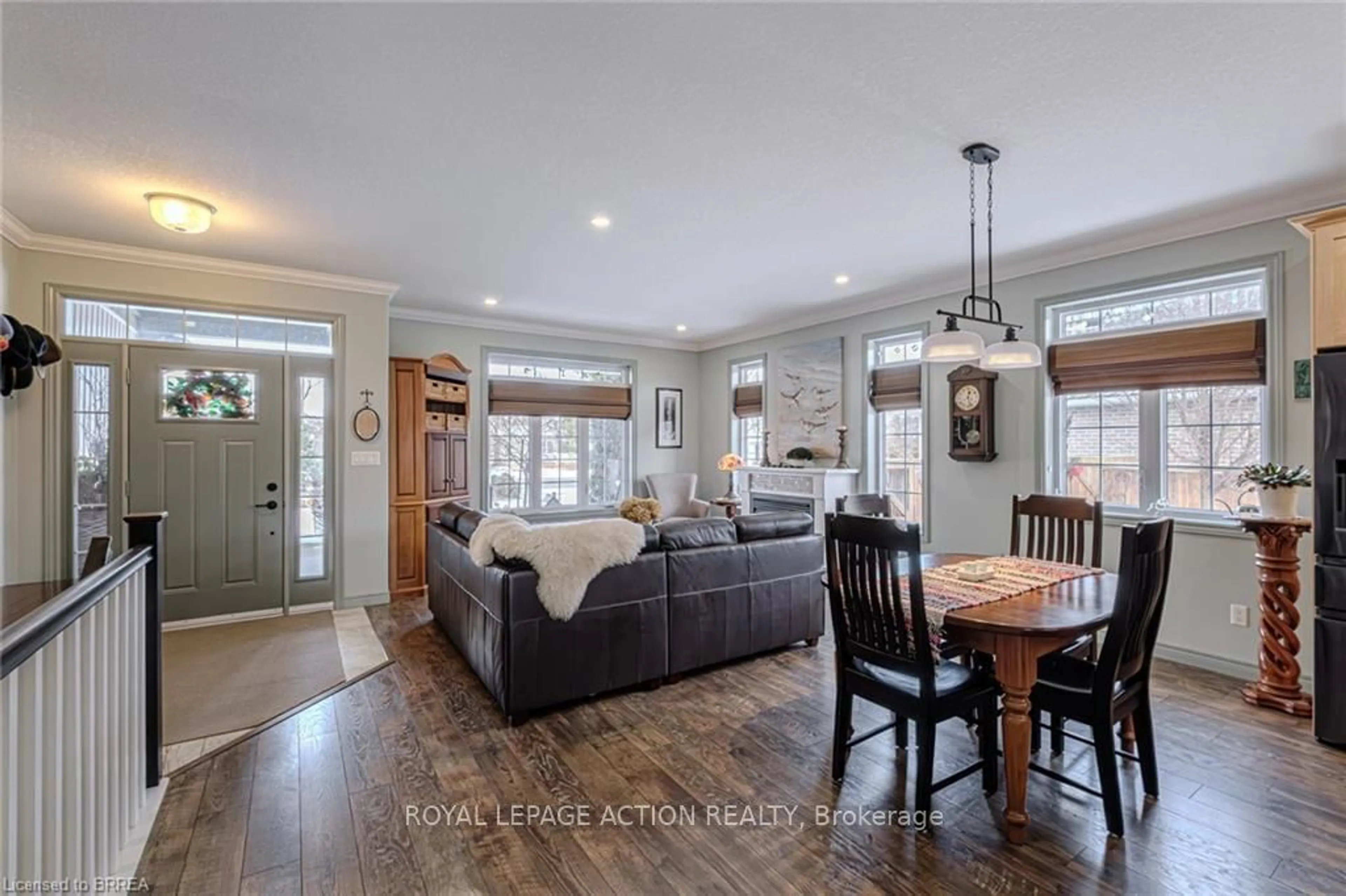 Open concept kitchen, wood/laminate floor for 85 Front Rd, Norfolk Ontario N0E 1M0