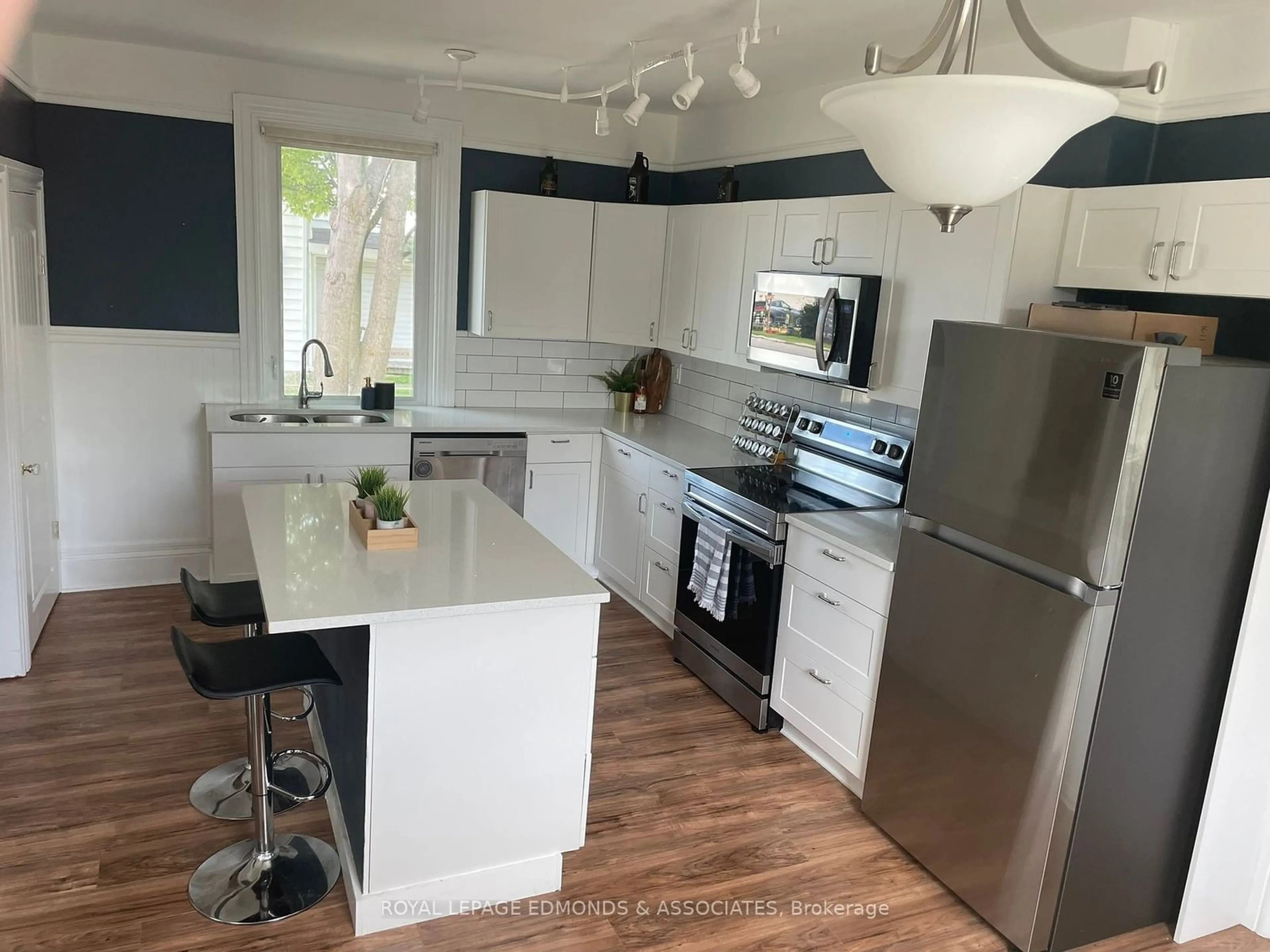 Open concept kitchen, unknown for 57 Lochiel St, Renfrew Ontario K7V 1W4