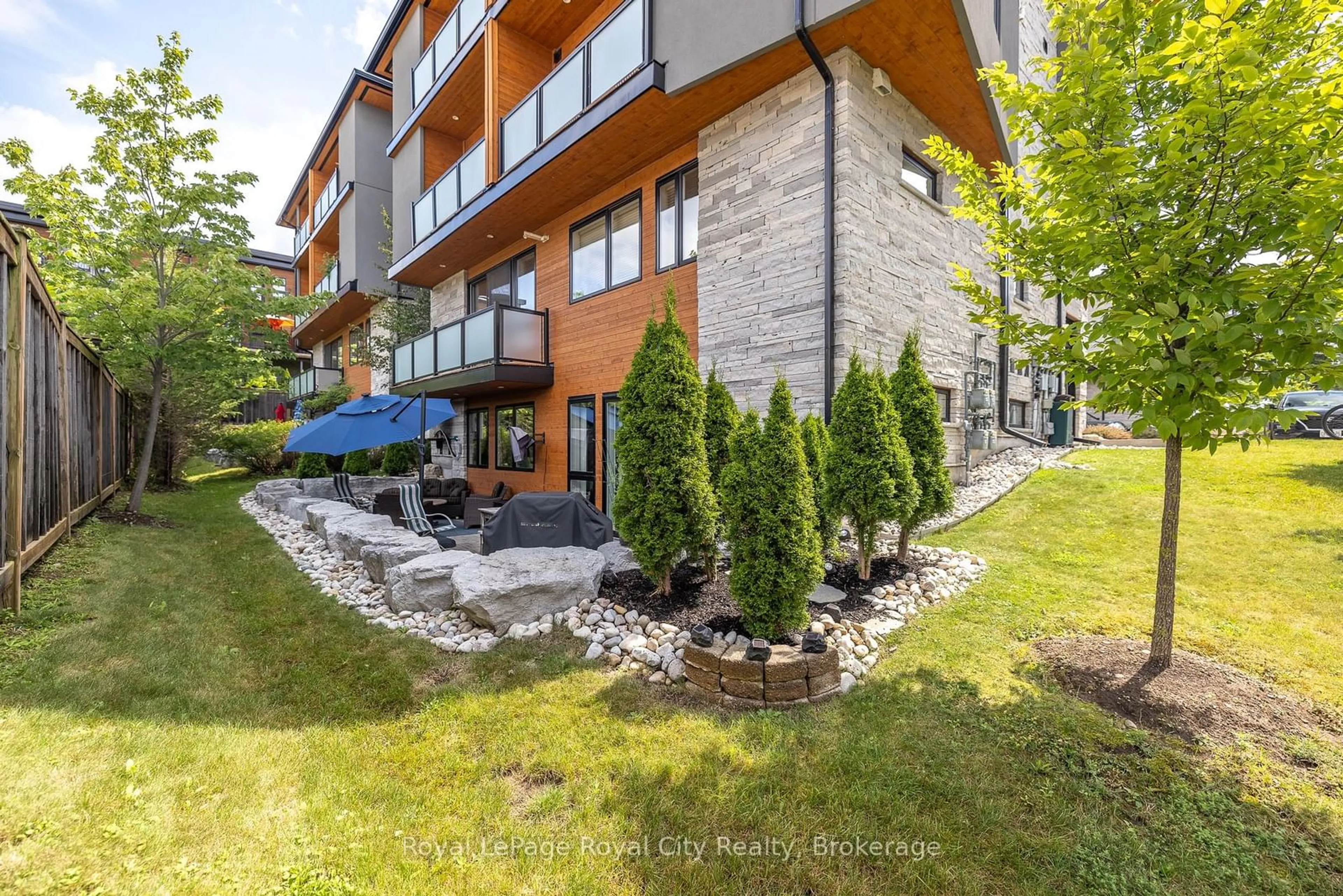 Patio, building for 32 Arkell Rd #17, Guelph Ontario N1L 0L4