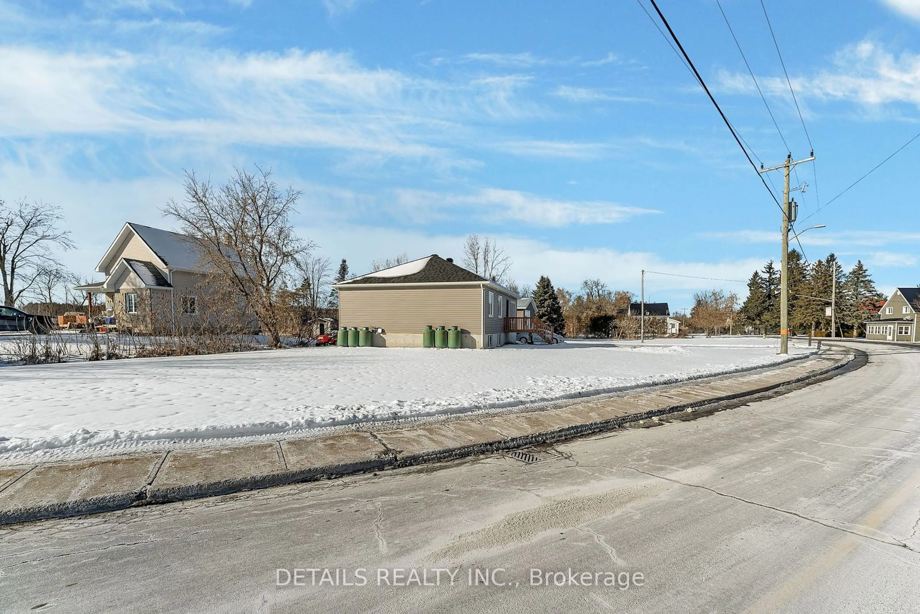 A pic from outside/outdoor area/front of a property/back of a property/a pic from drone, street for 69 St Polycarp St, North Stormont Ontario K0C 1W0