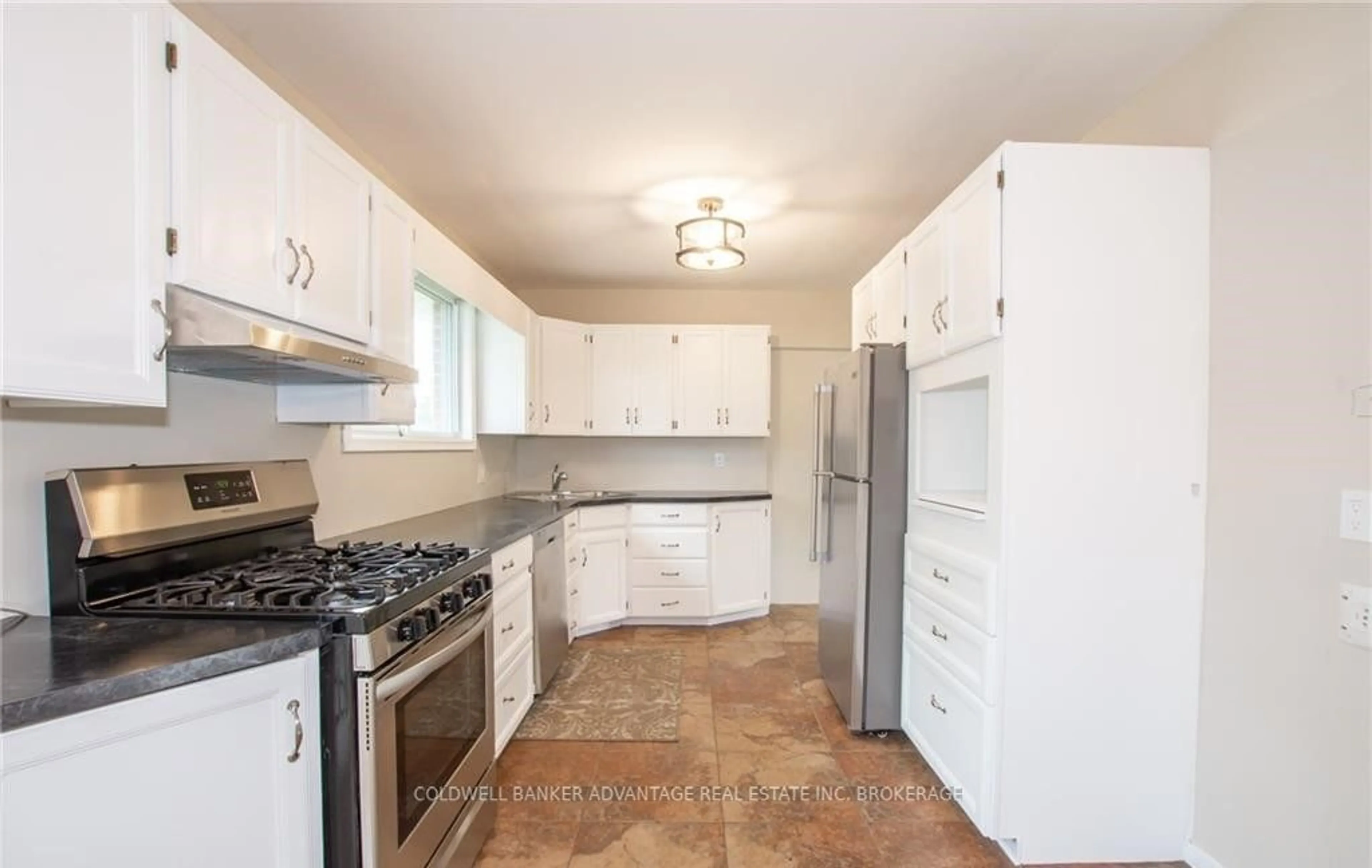 Standard kitchen, ceramic/tile floor for 19 Caithness Dr, Welland Ontario L3C 4Z3