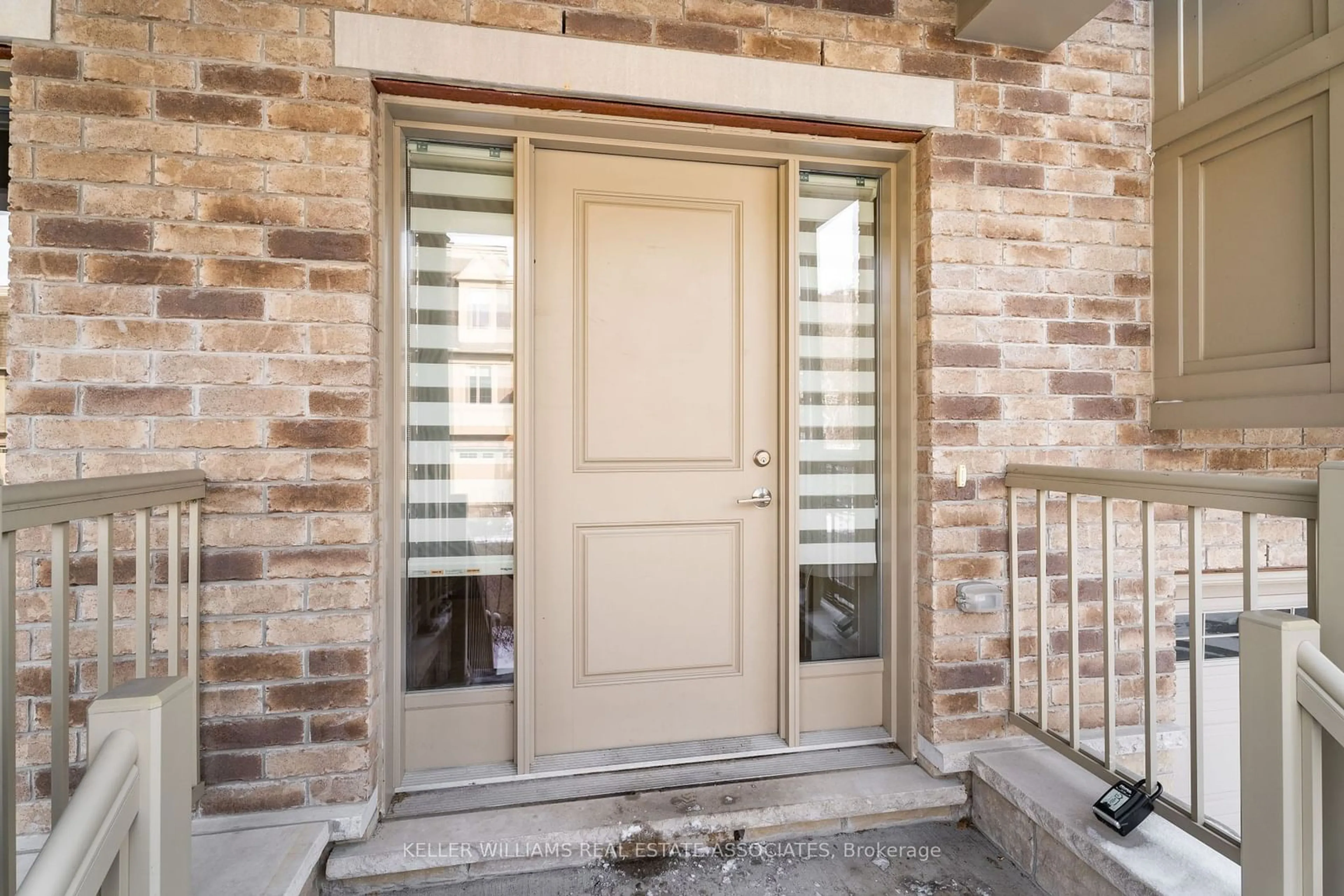 Indoor entryway for 72 York Rd #20, Guelph Ontario N1E 0M3