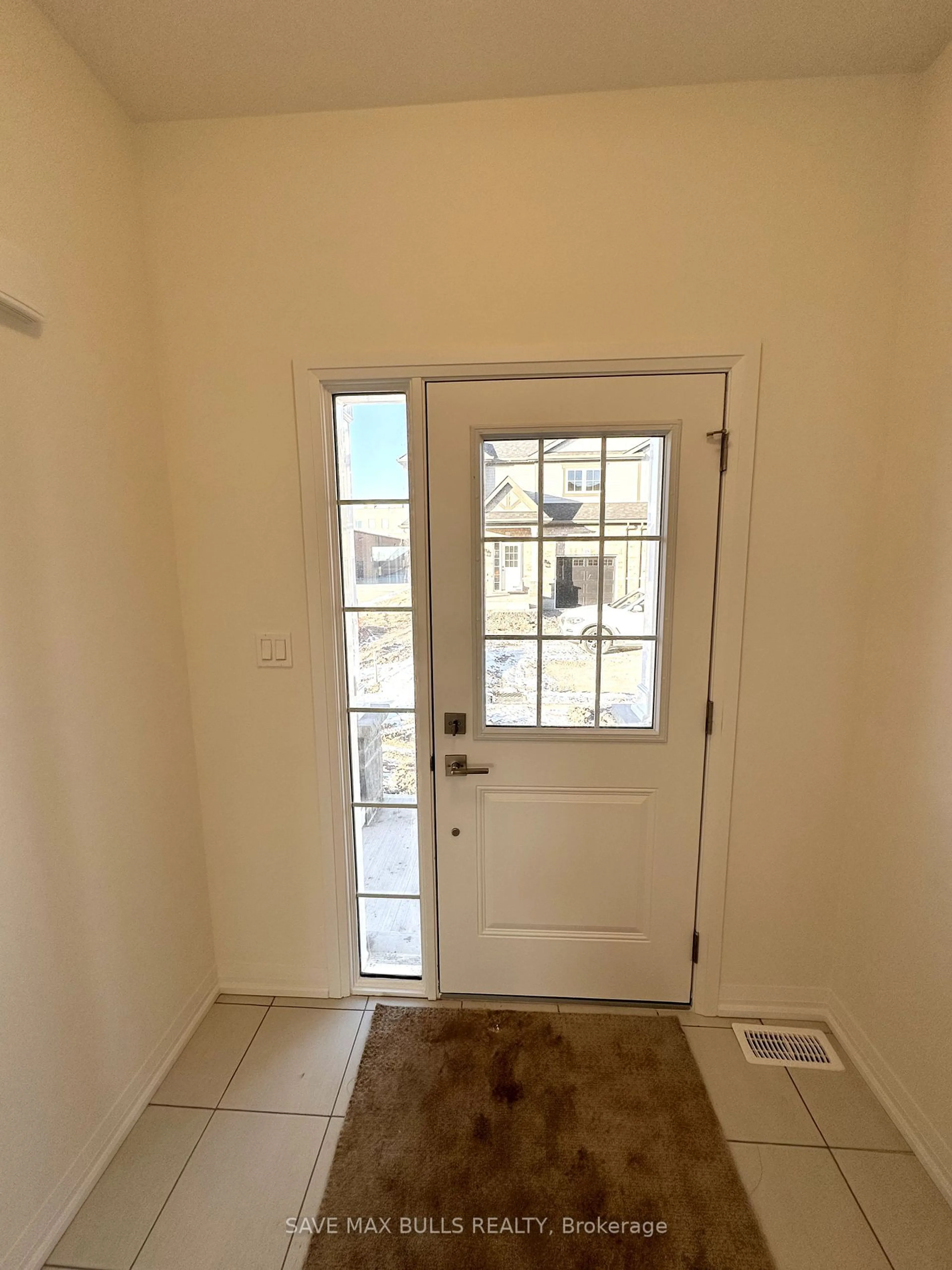 Indoor entryway for 397 Garrison Rd #14, Fort Erie Ontario L2A 1N1