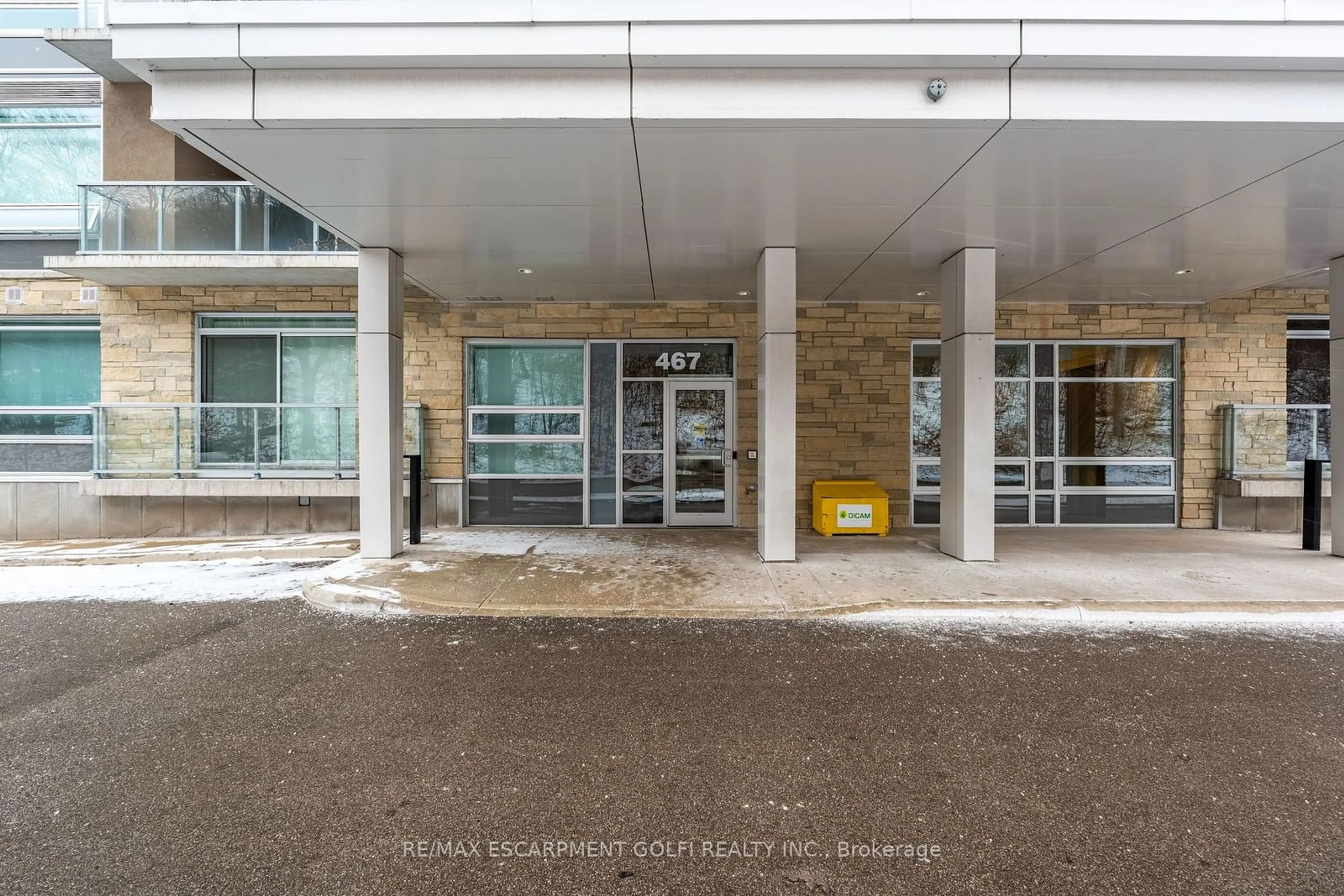 Indoor foyer for 467 CHARLTON Ave #305, Hamilton Ontario L8N 0B3