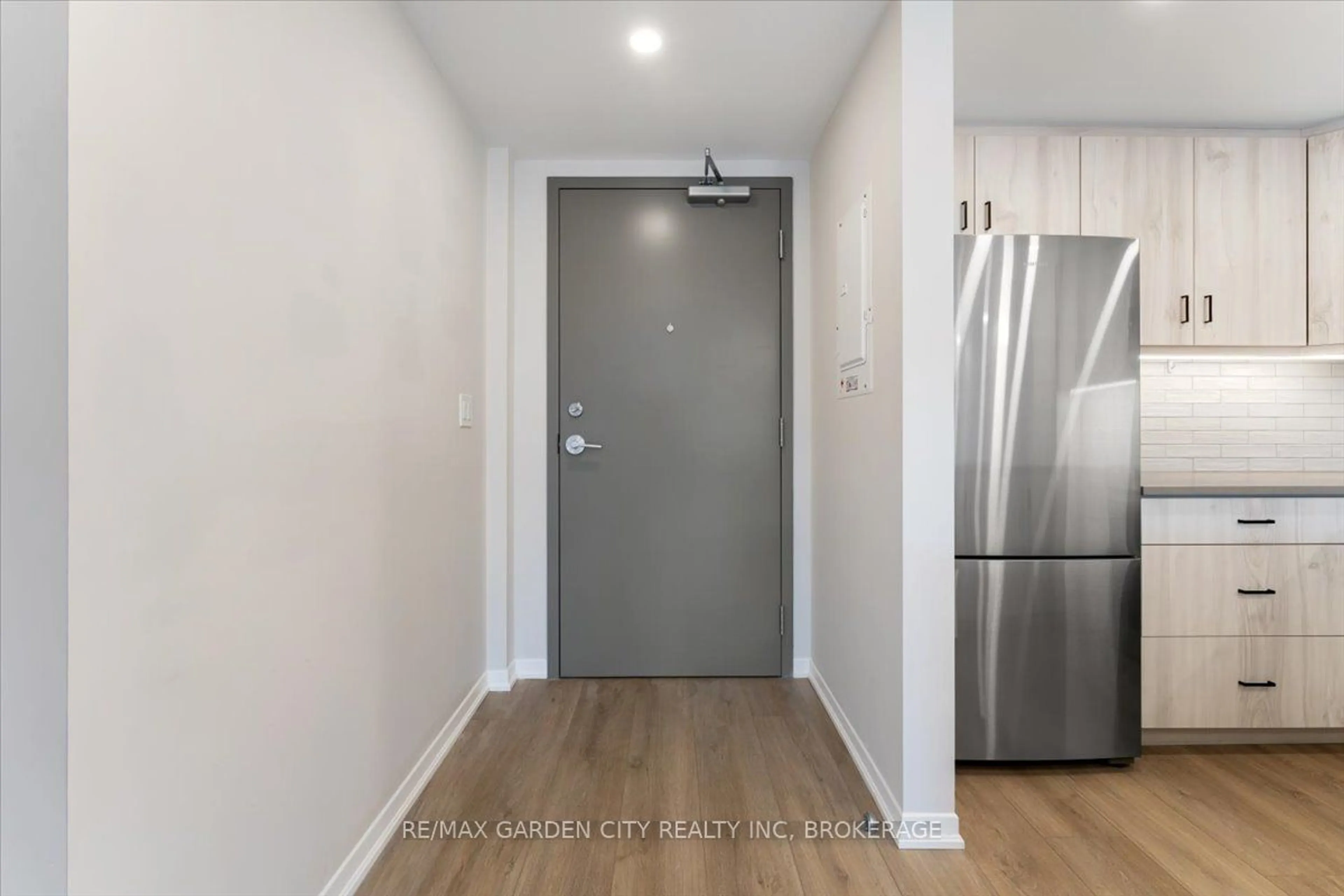 Indoor entryway for 3998 Victoria Ave #110, Lincoln Ontario L0R 2C0